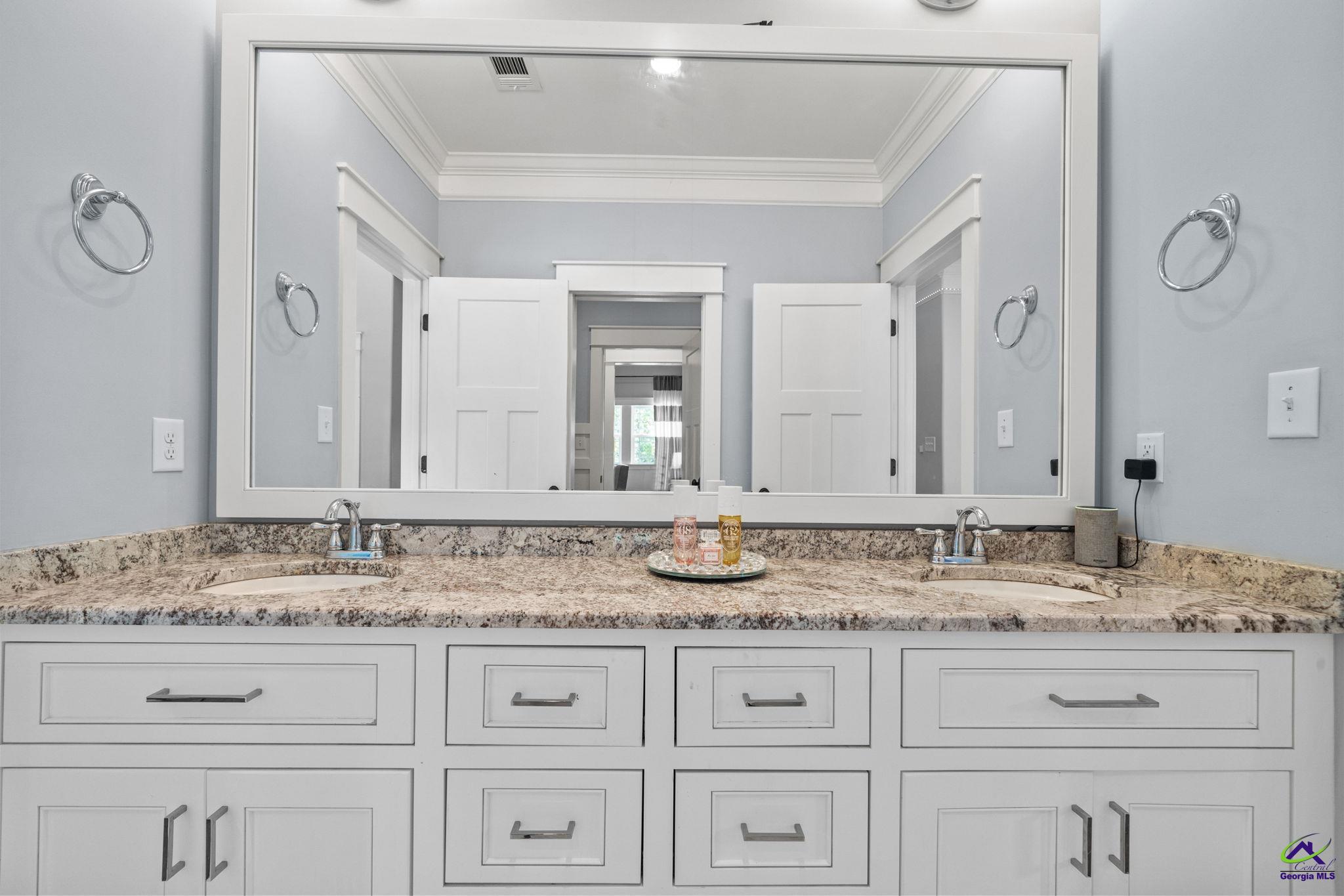 1015 Eagle Feather Trail