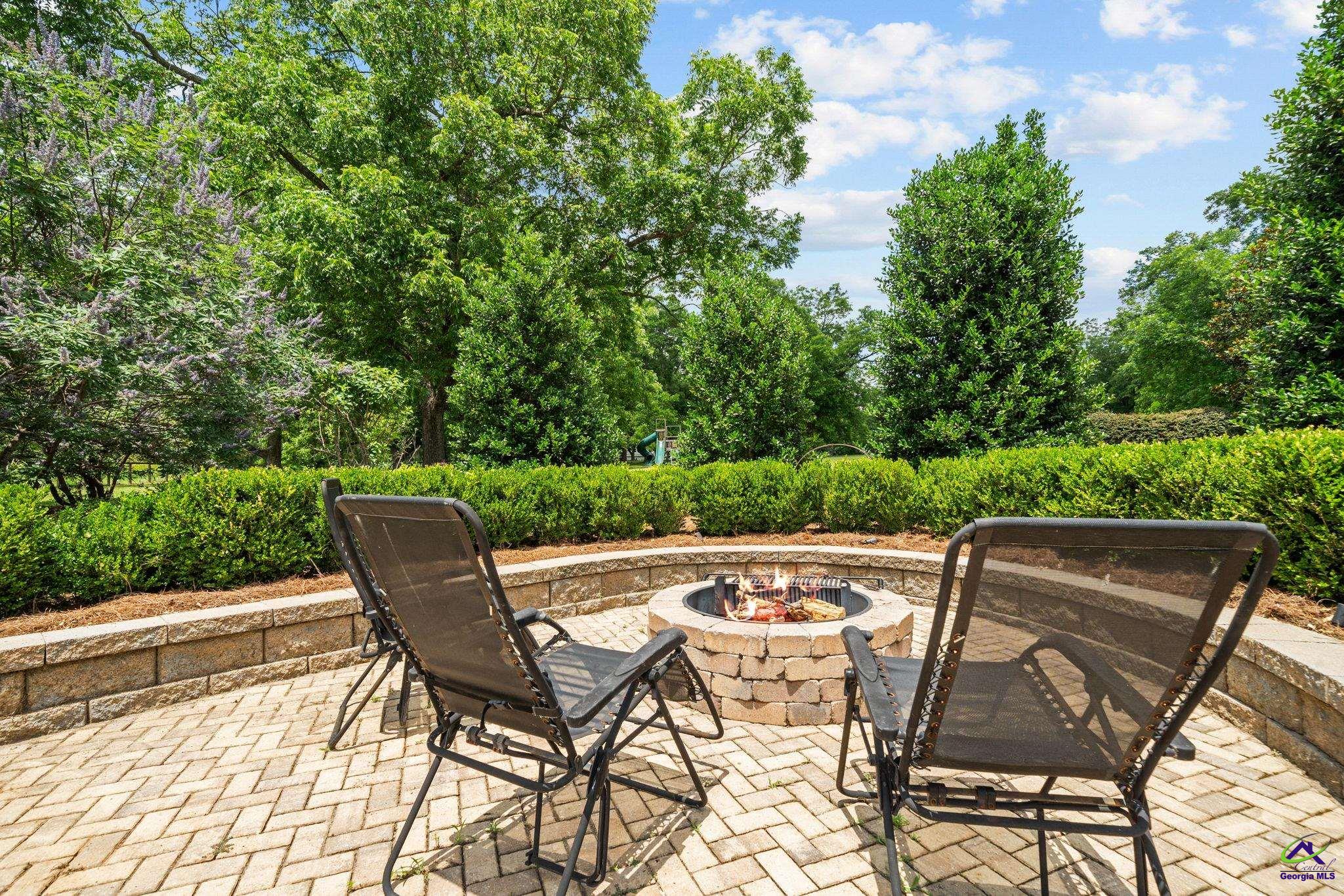 1015 Eagle Feather Trail