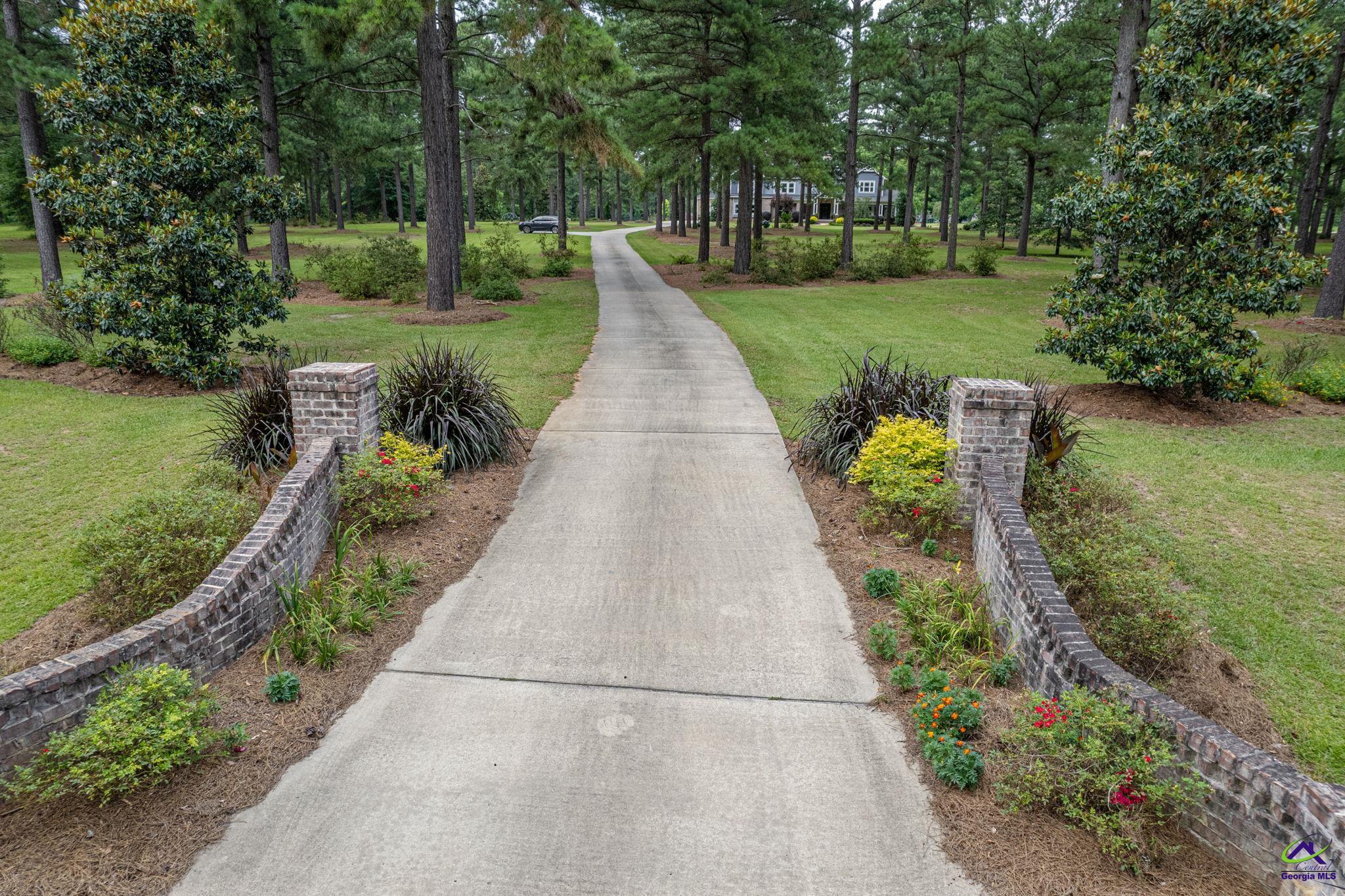 1015 Eagle Feather Trail