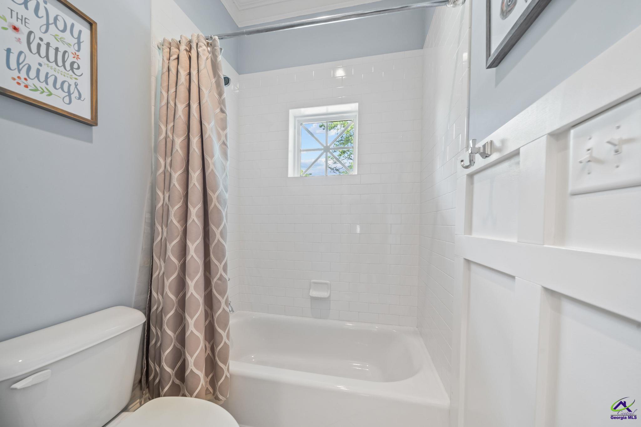 1015 Eagle Feather Trail