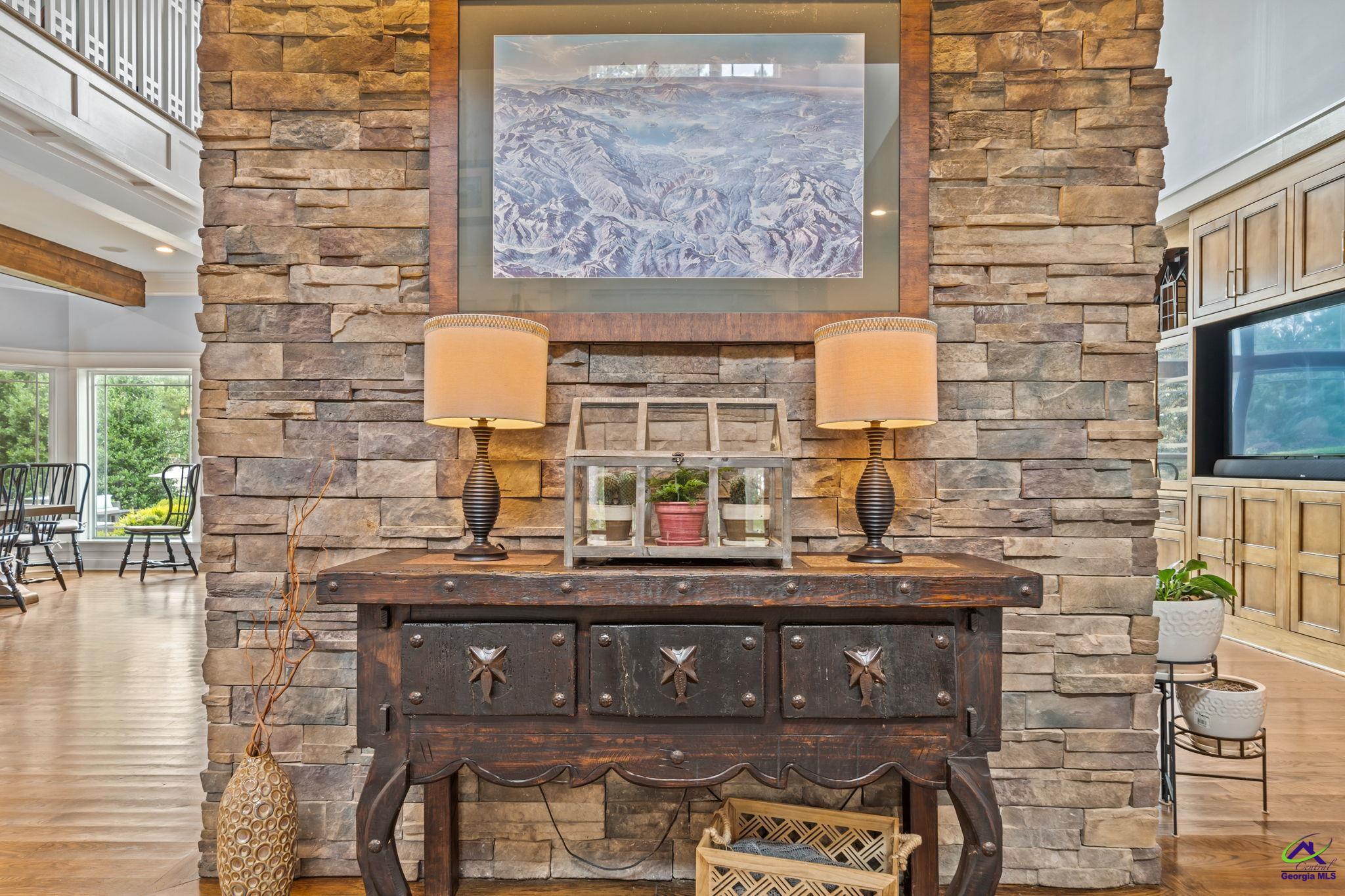 1015 Eagle Feather Trail