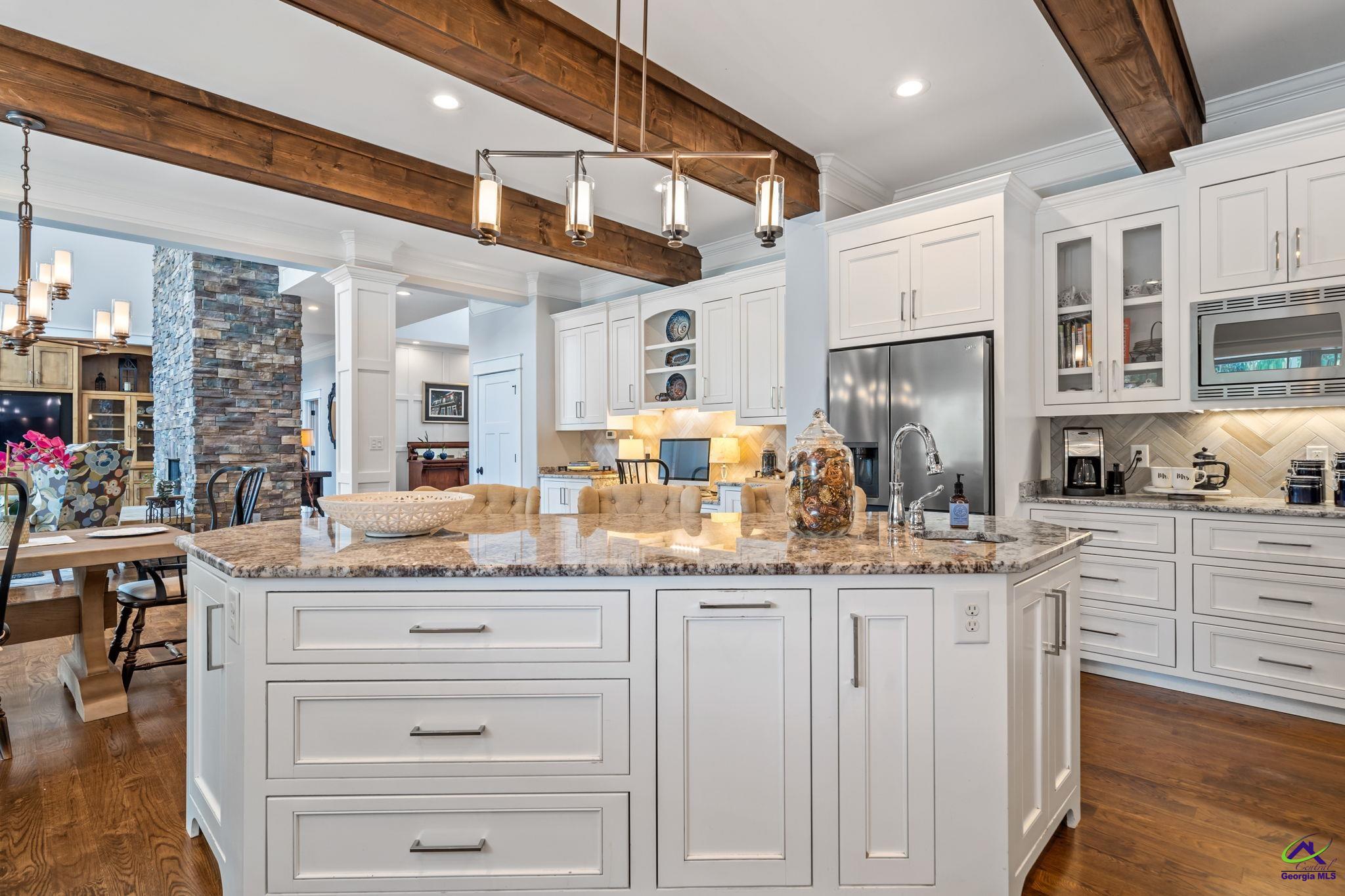 1015 Eagle Feather Trail