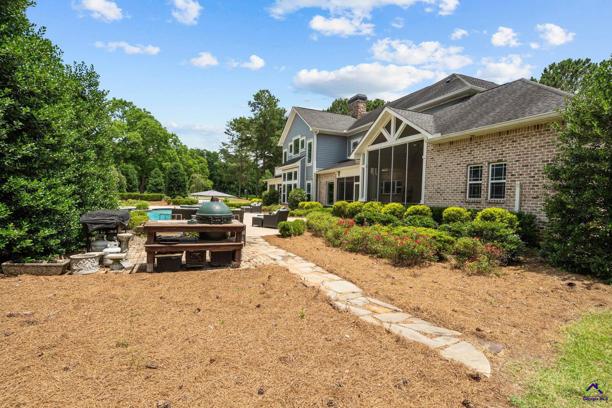 1015 Eagle Feather Trail