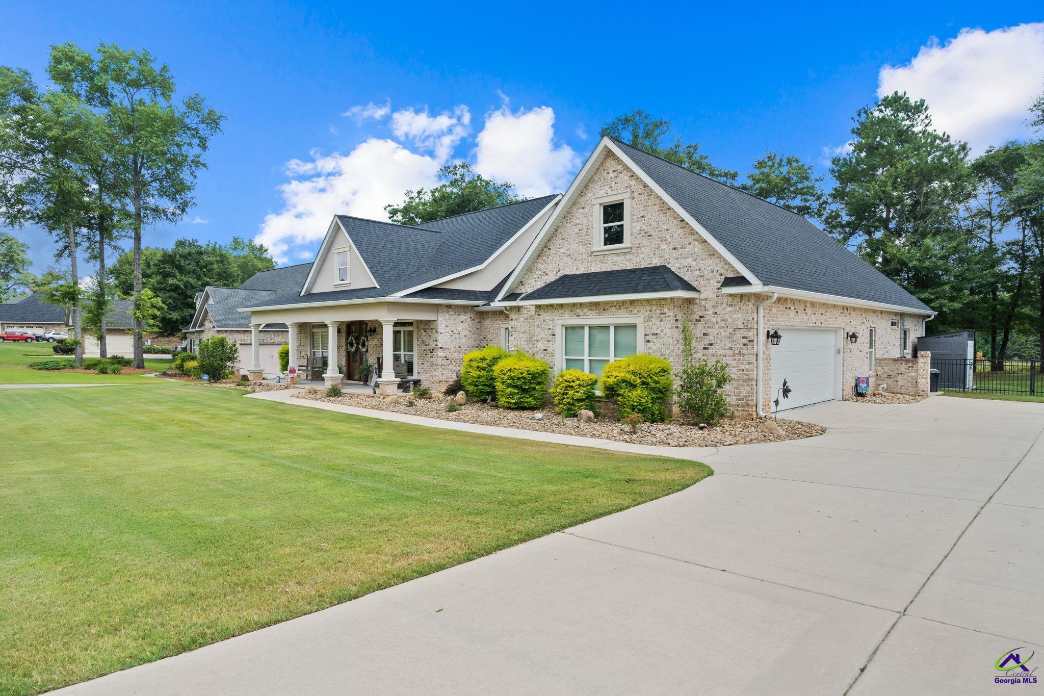 2027 Pin Oak Terrace