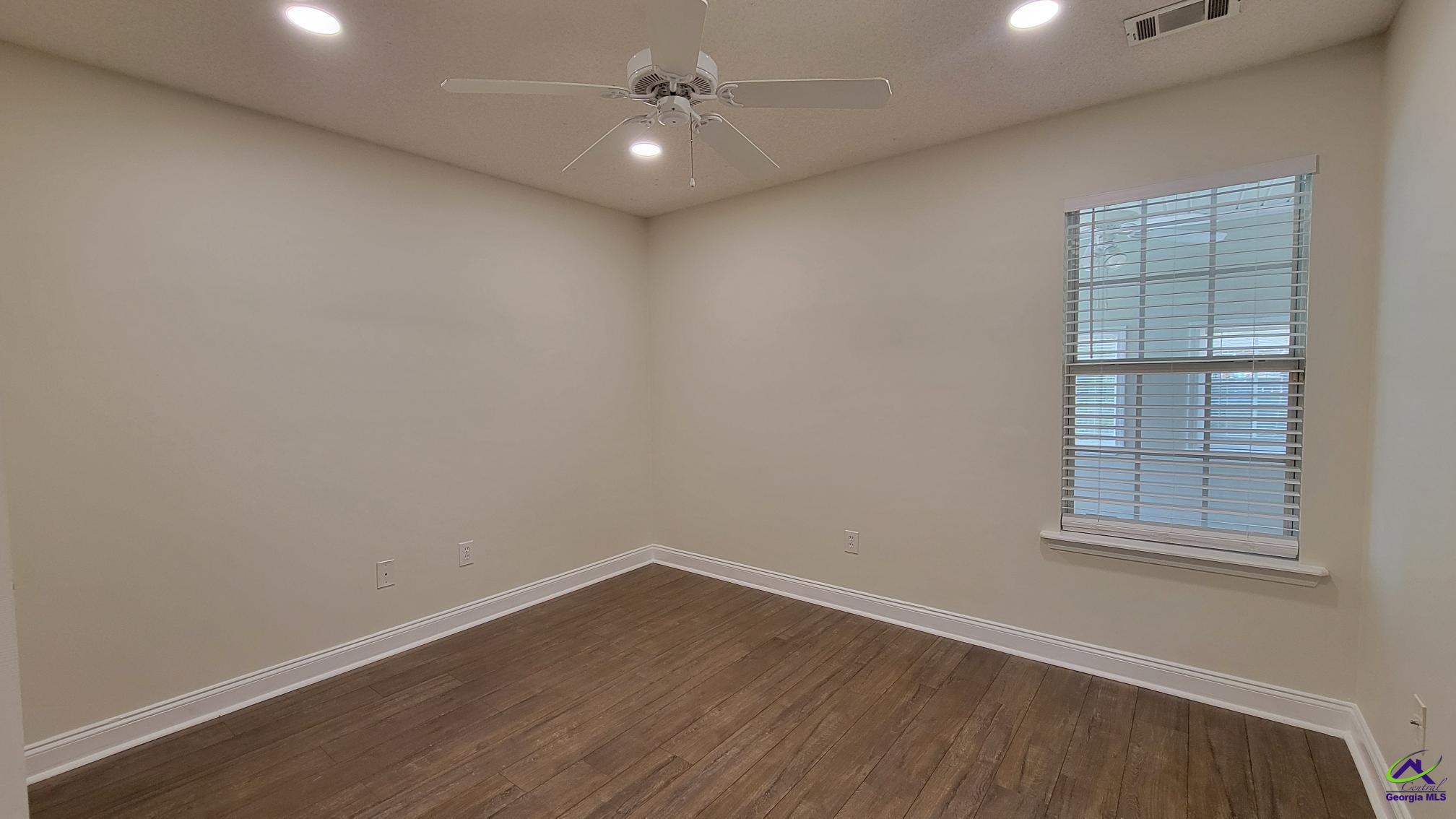 303 Hummingbird Lane