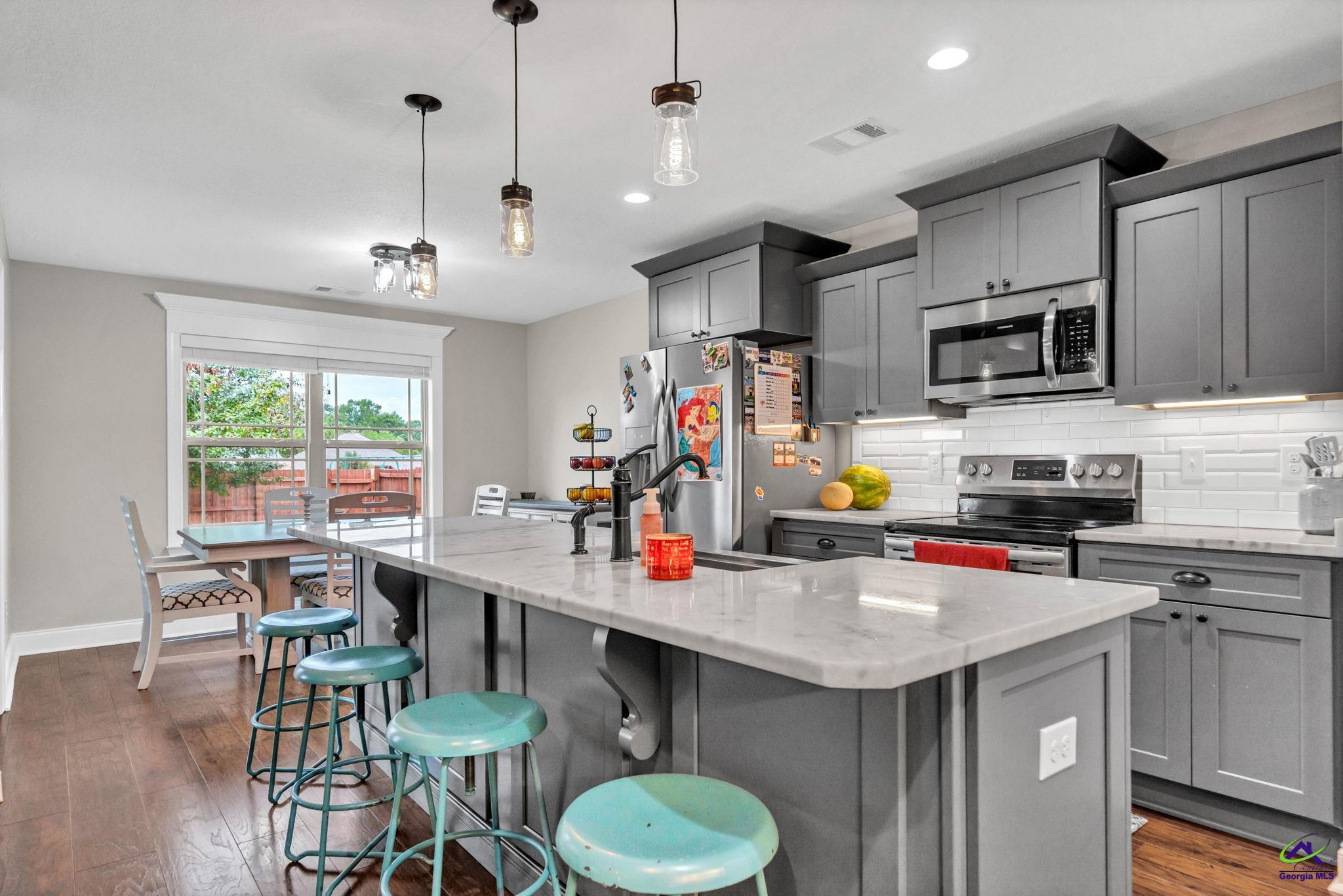 411 Avington Chase