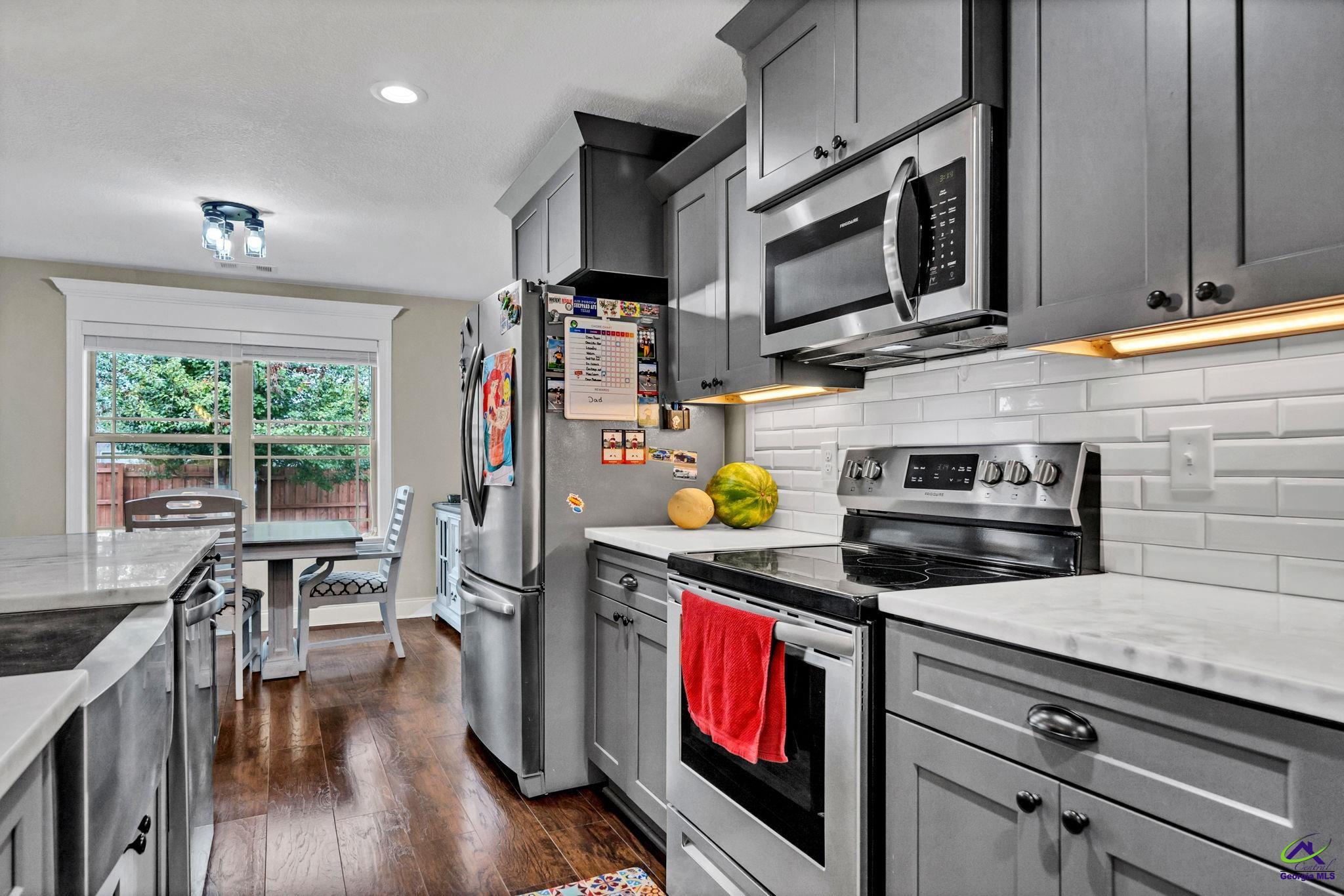 411 Avington Chase