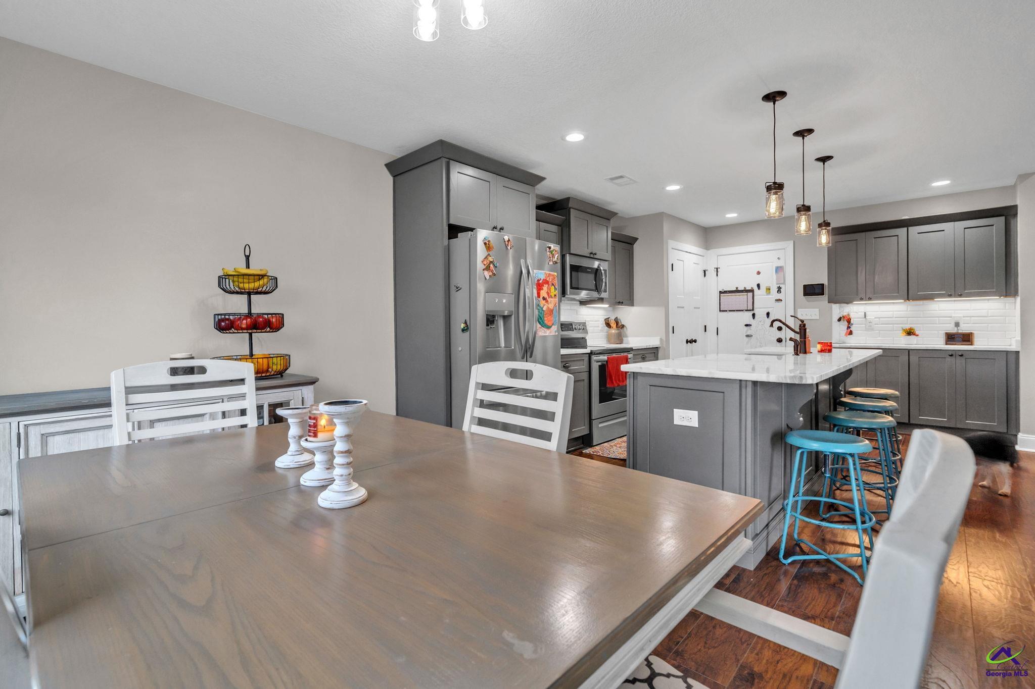 411 Avington Chase