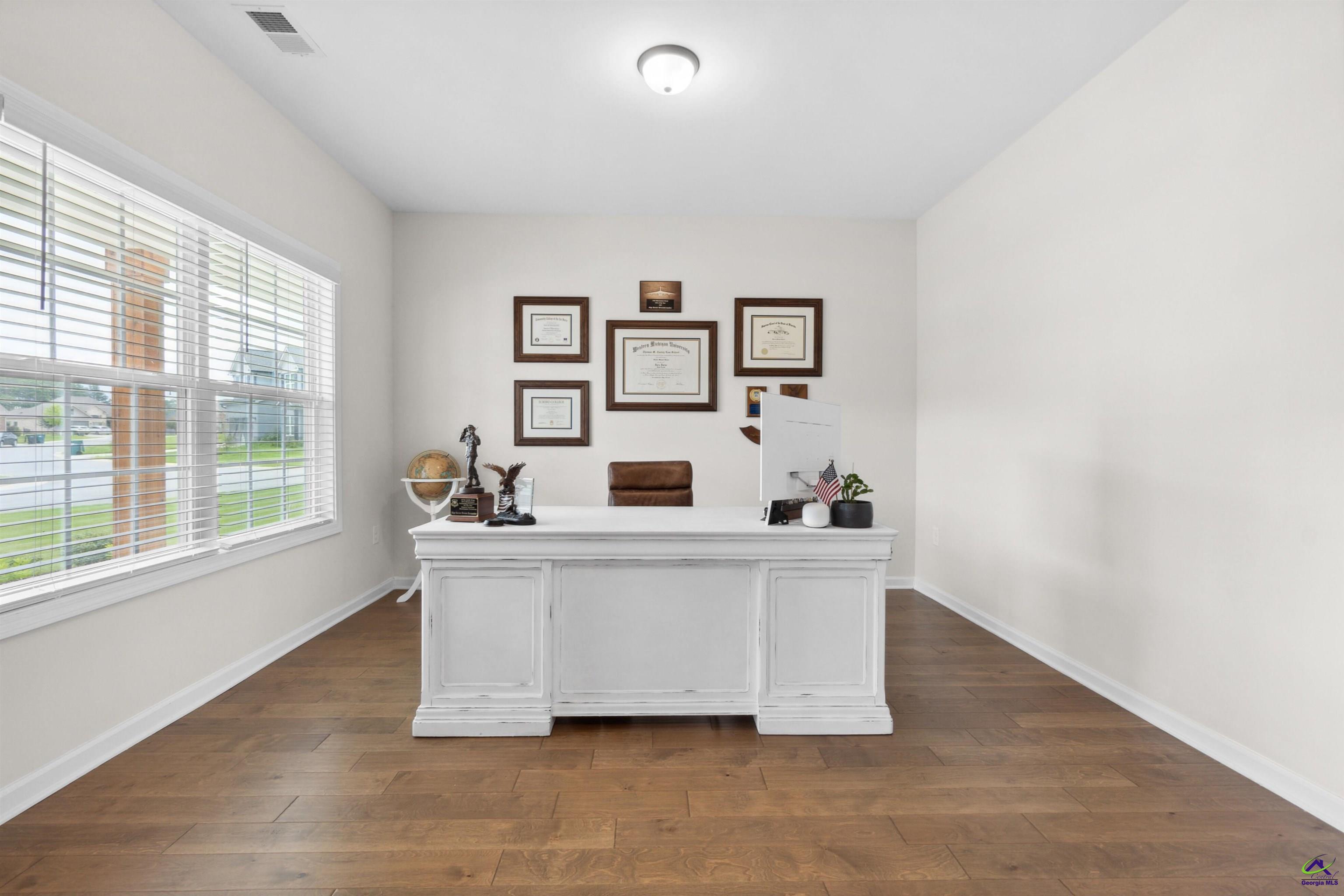 301 Shoshone Circle