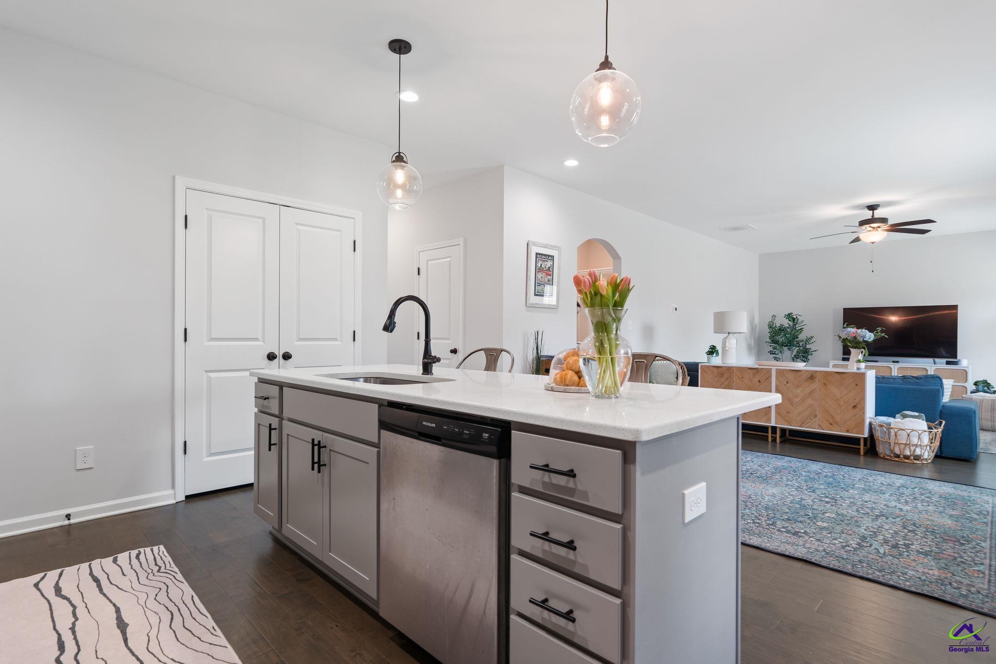 315 Shoshone Circle