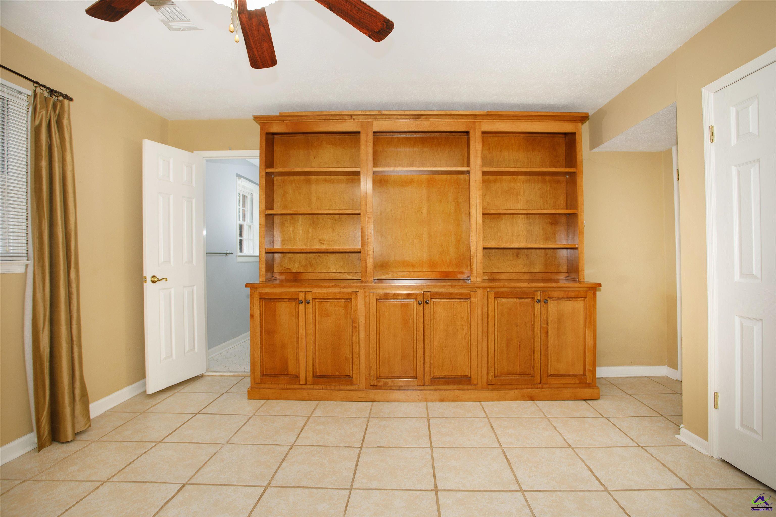 4895 Guerry Drive