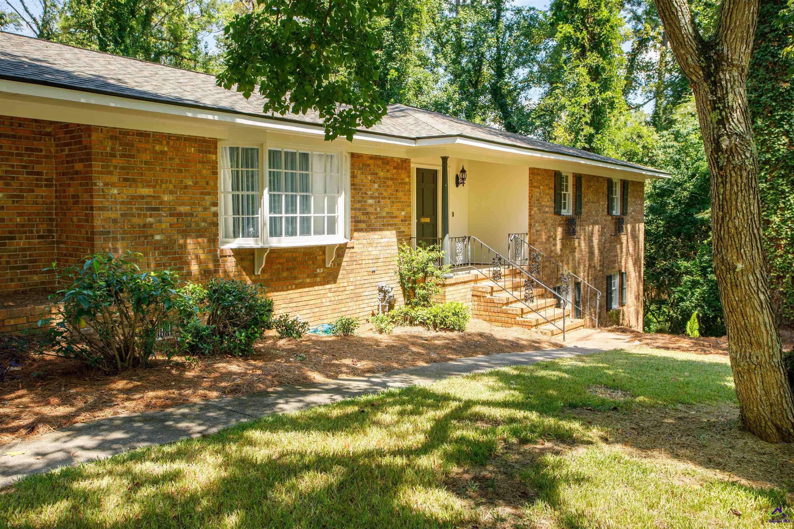 4895 Guerry Drive