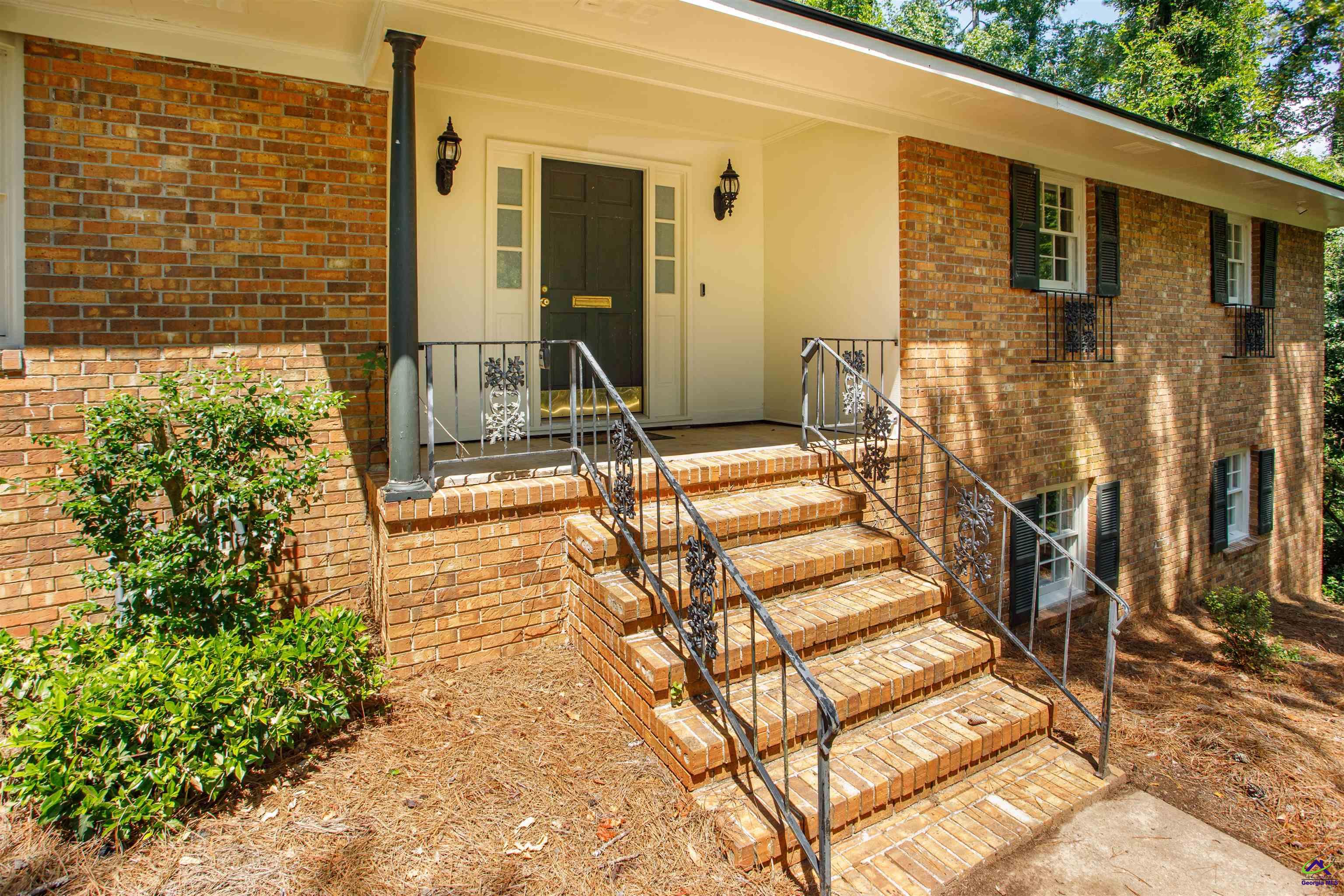 4895 Guerry Drive