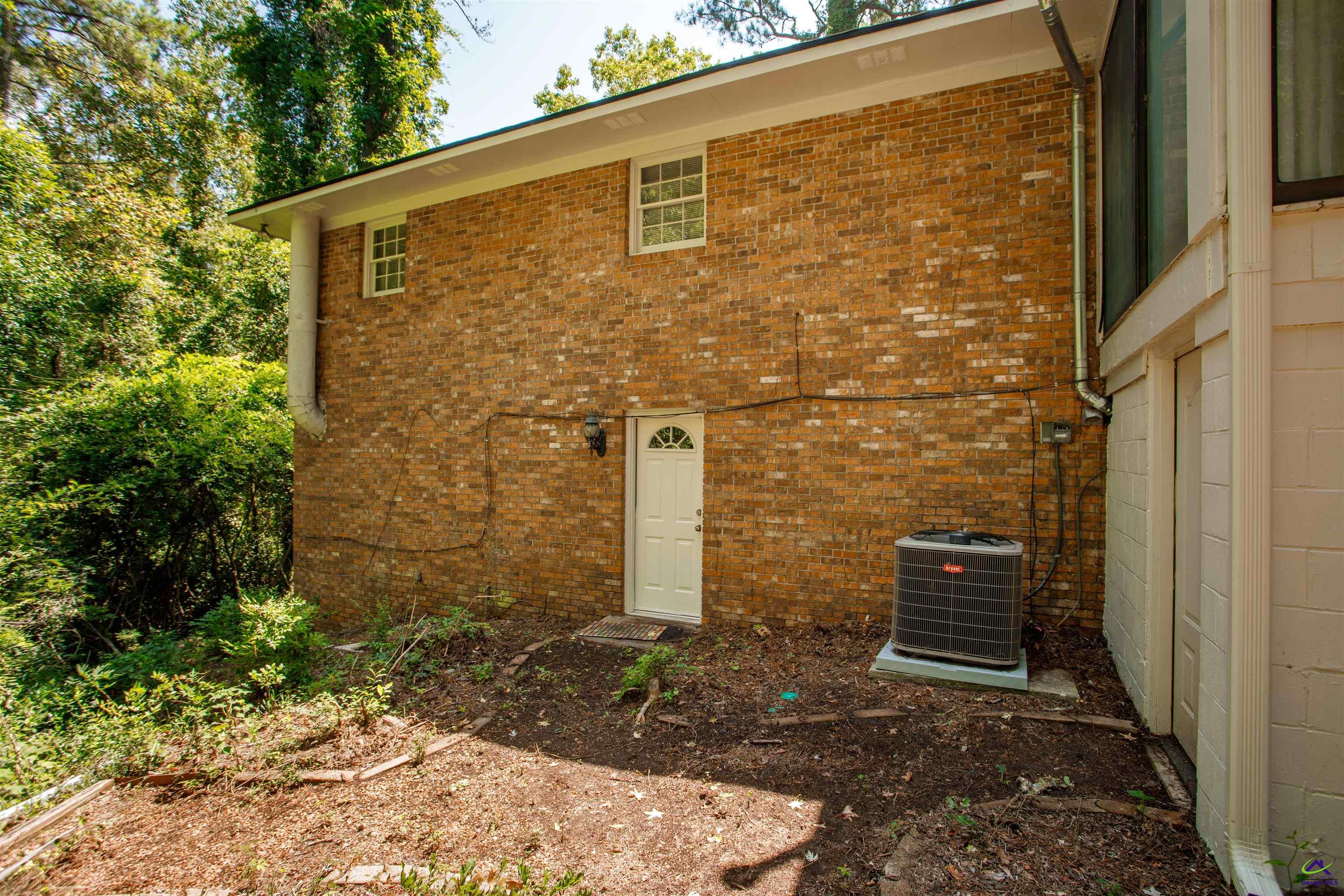 4895 Guerry Drive