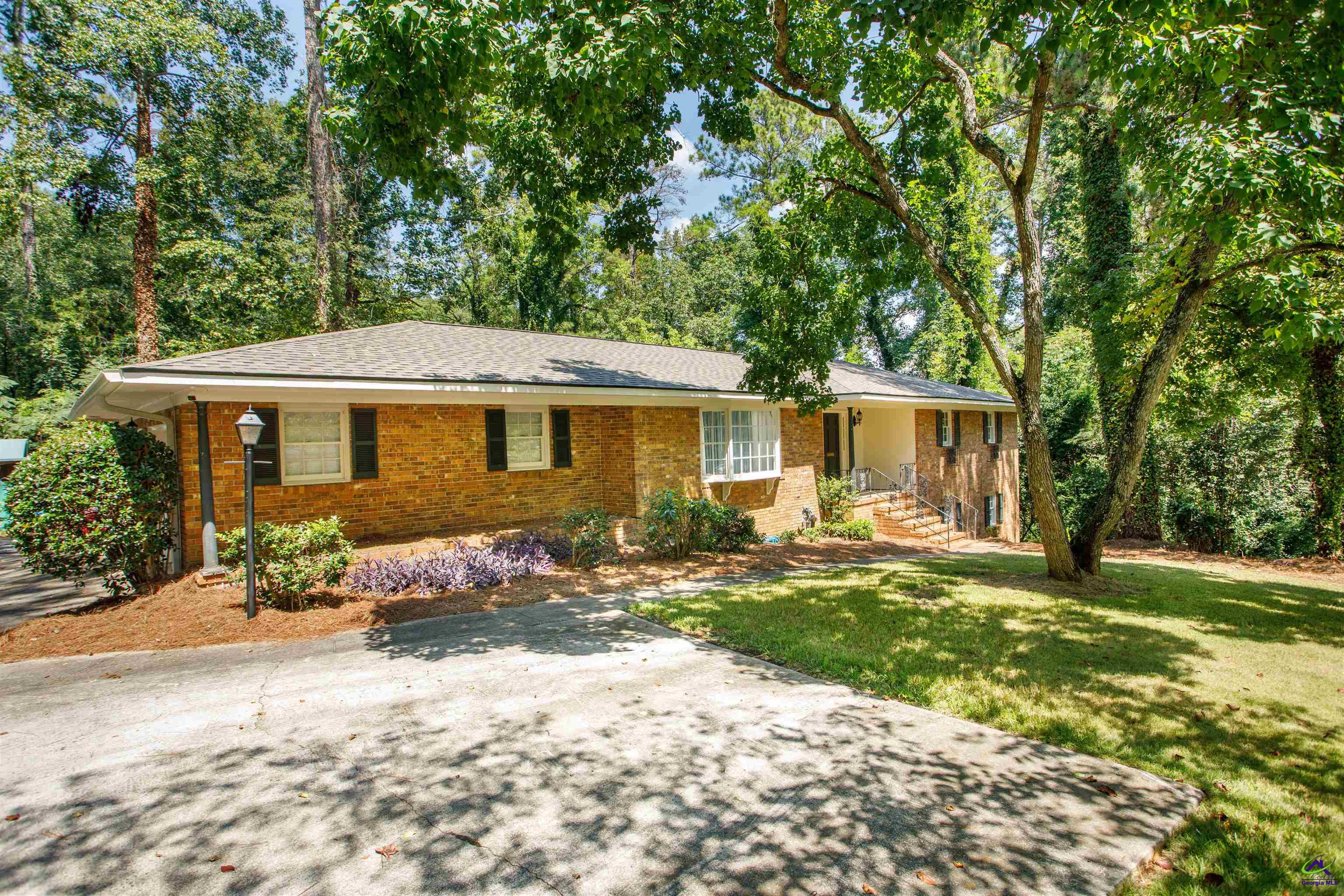 4895 Guerry Drive