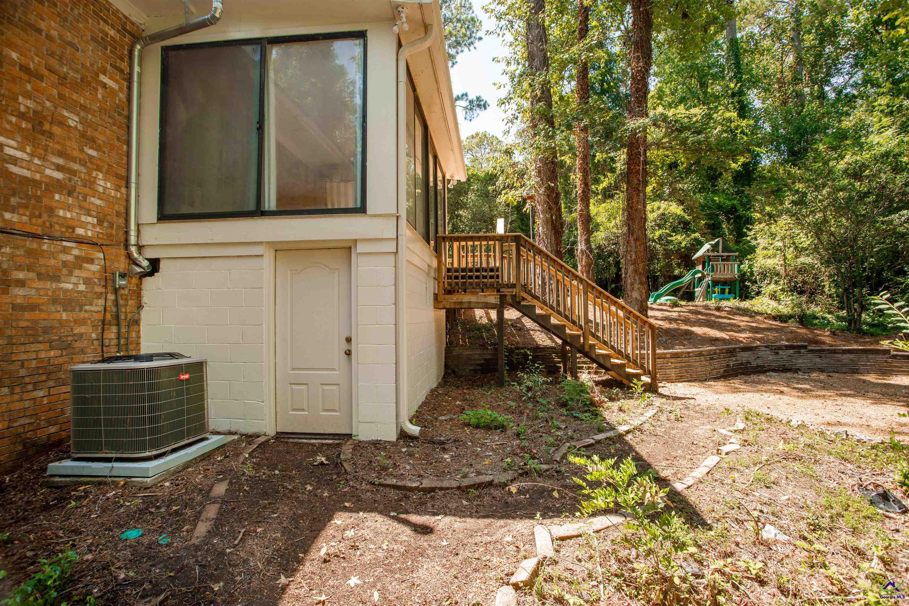 4895 Guerry Drive