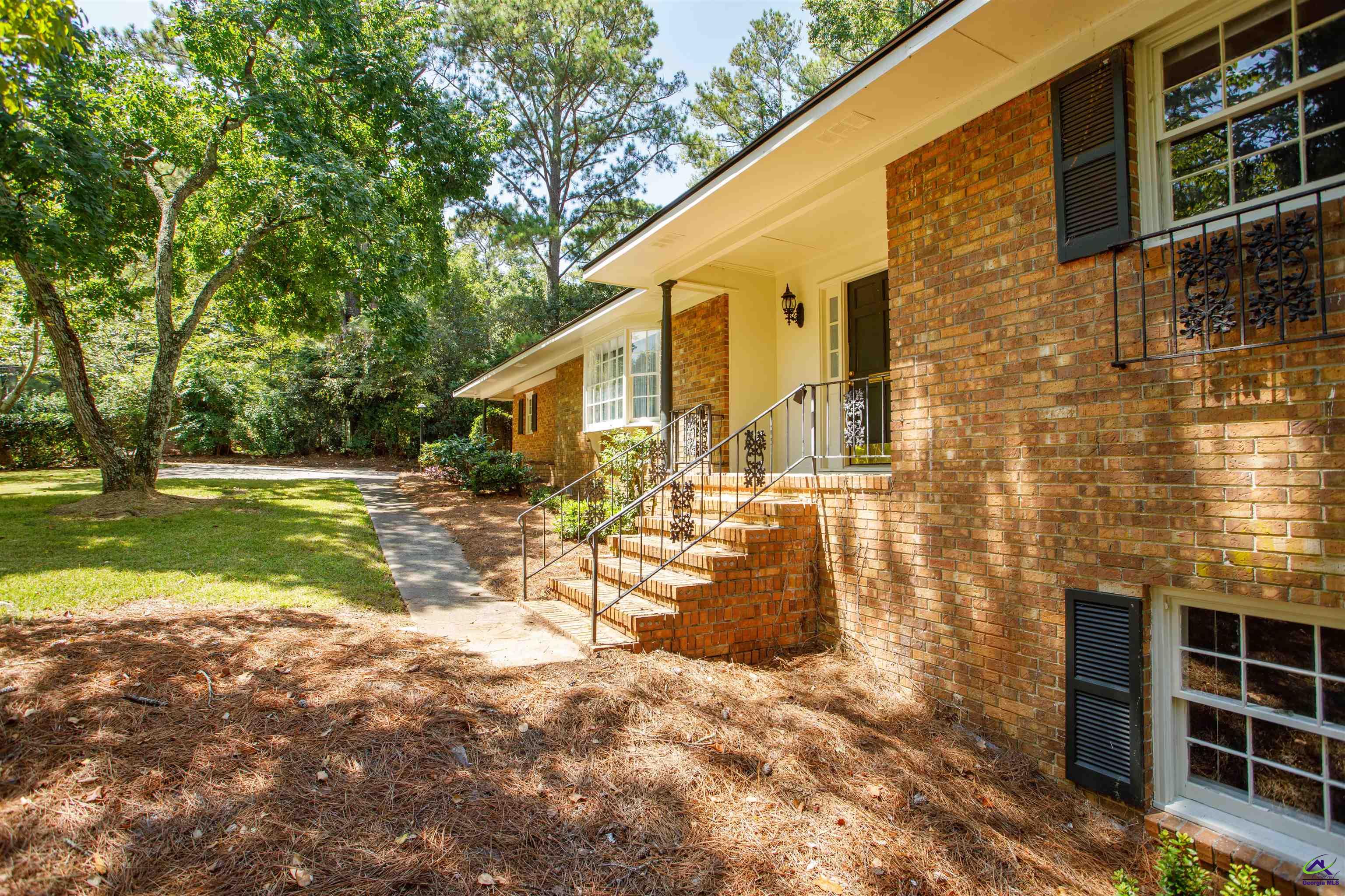 4895 Guerry Drive