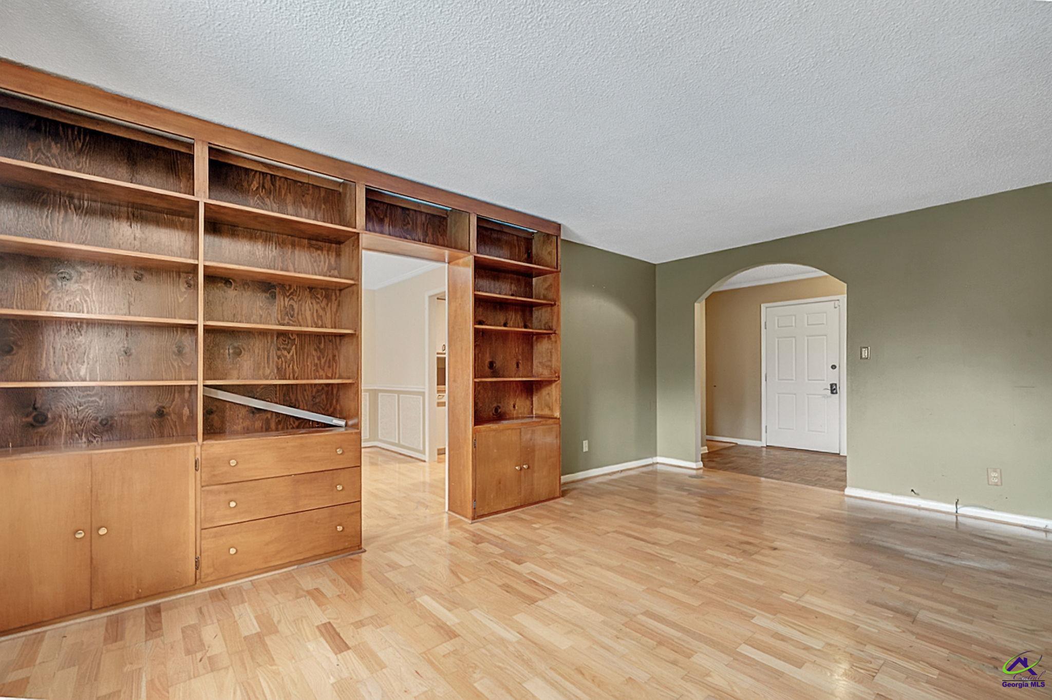 304 Tanglewood Court