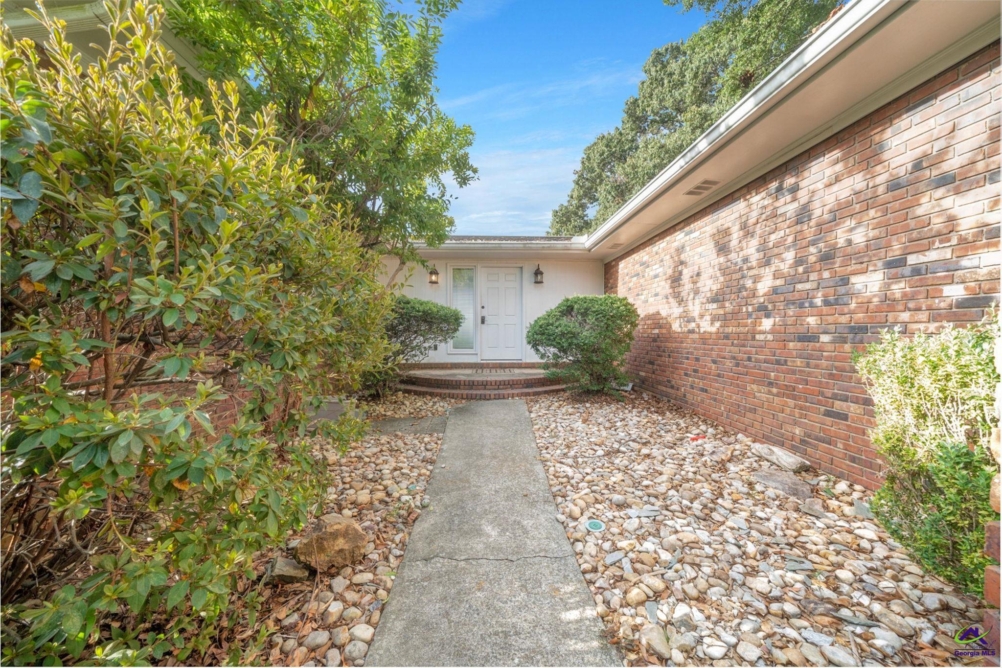 304 Tanglewood Court