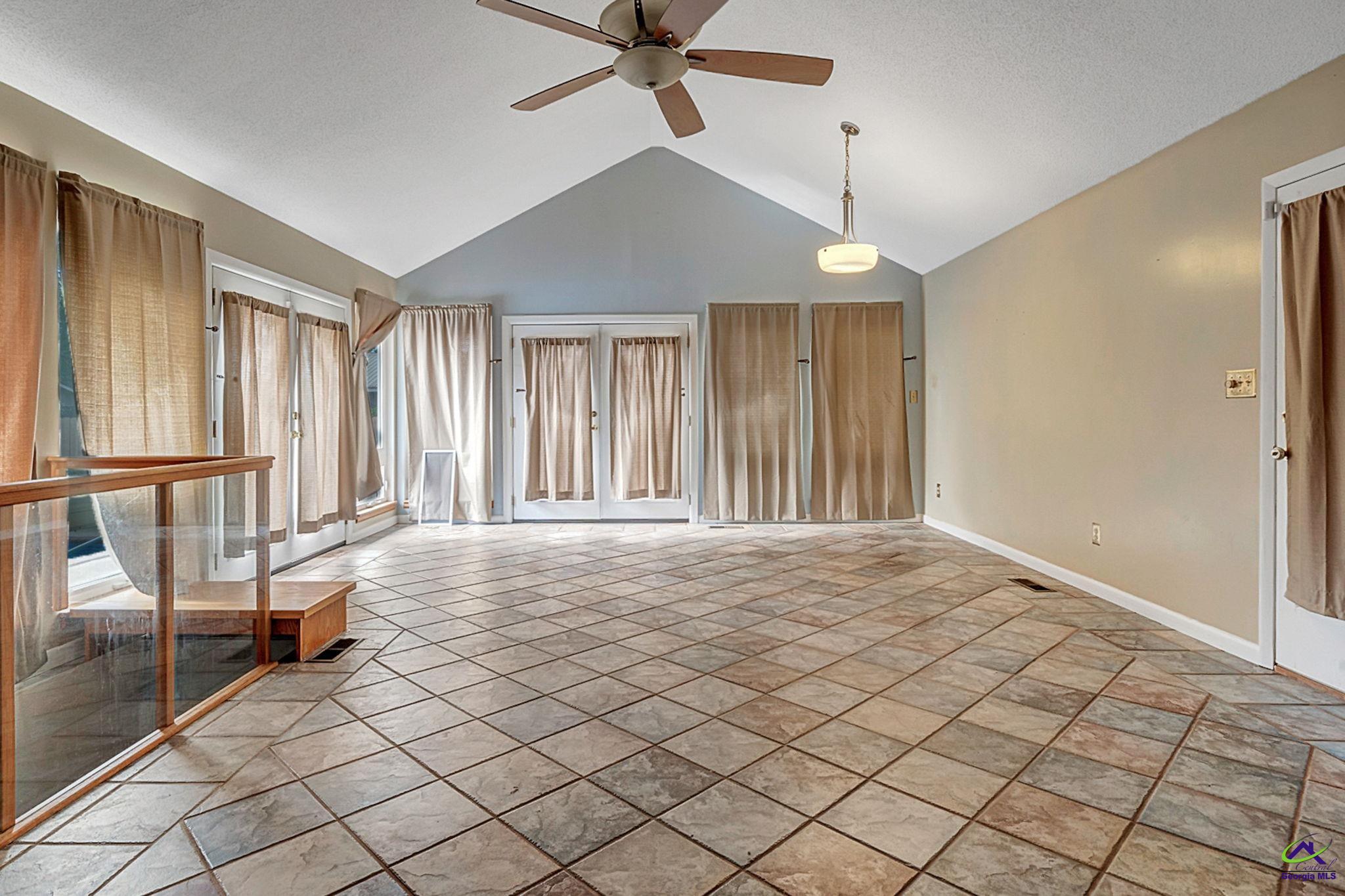 304 Tanglewood Court