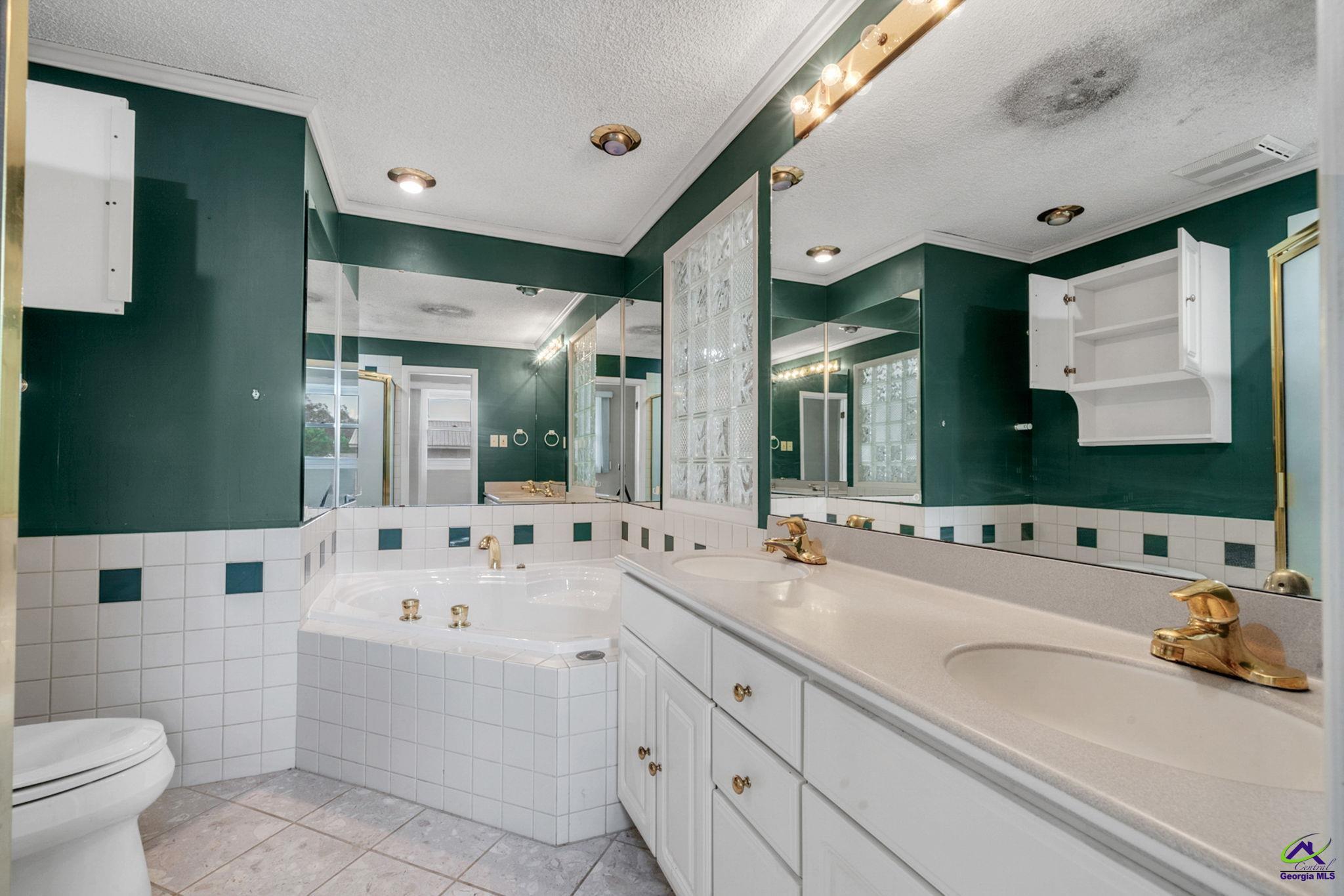 304 Tanglewood Court