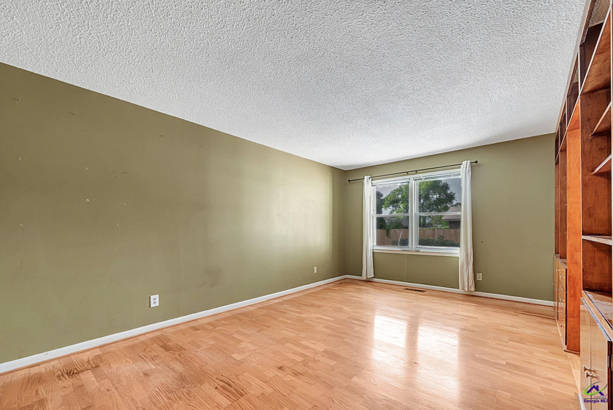 304 Tanglewood Court