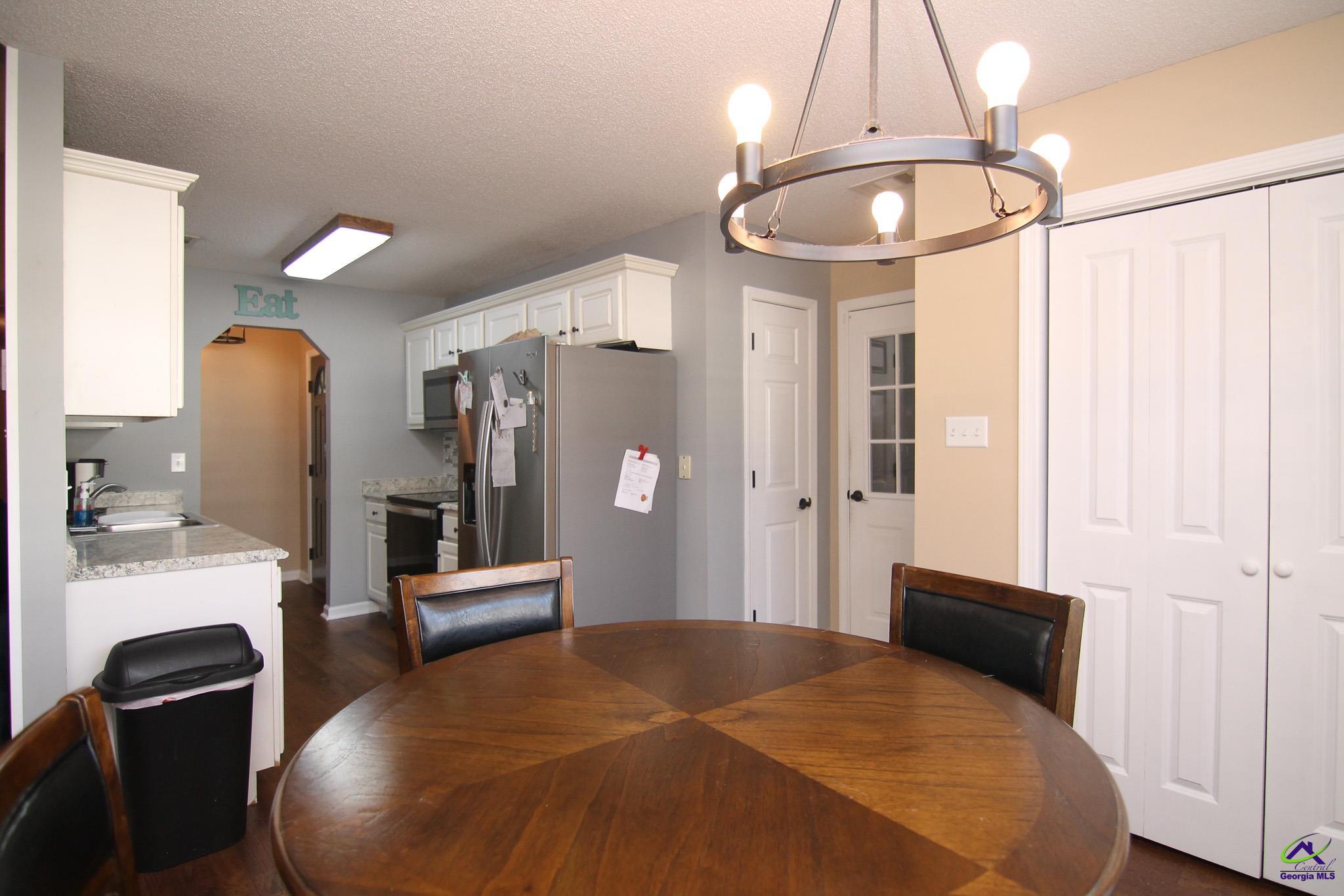 410 Wrasling Way