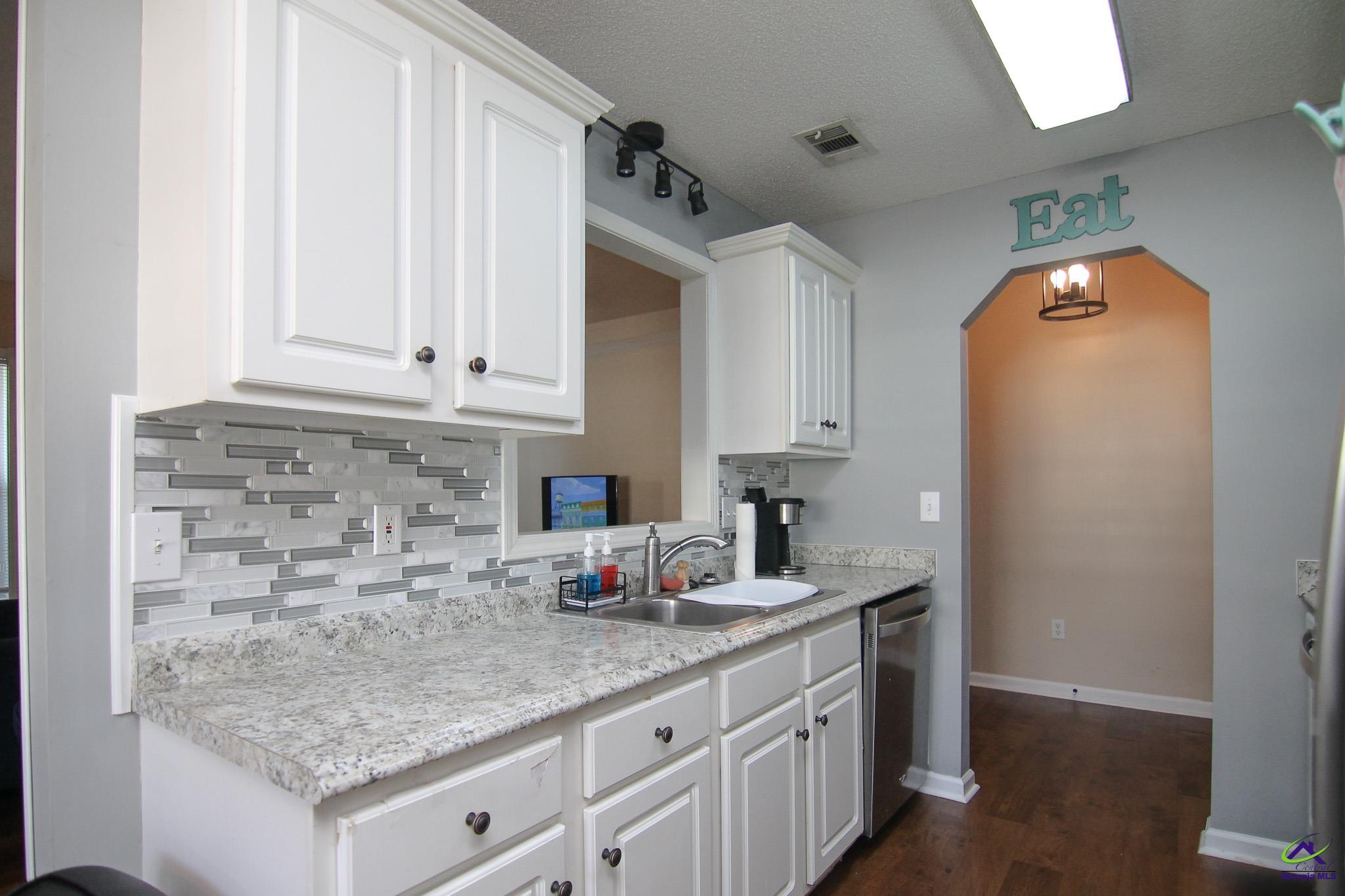 410 Wrasling Way
