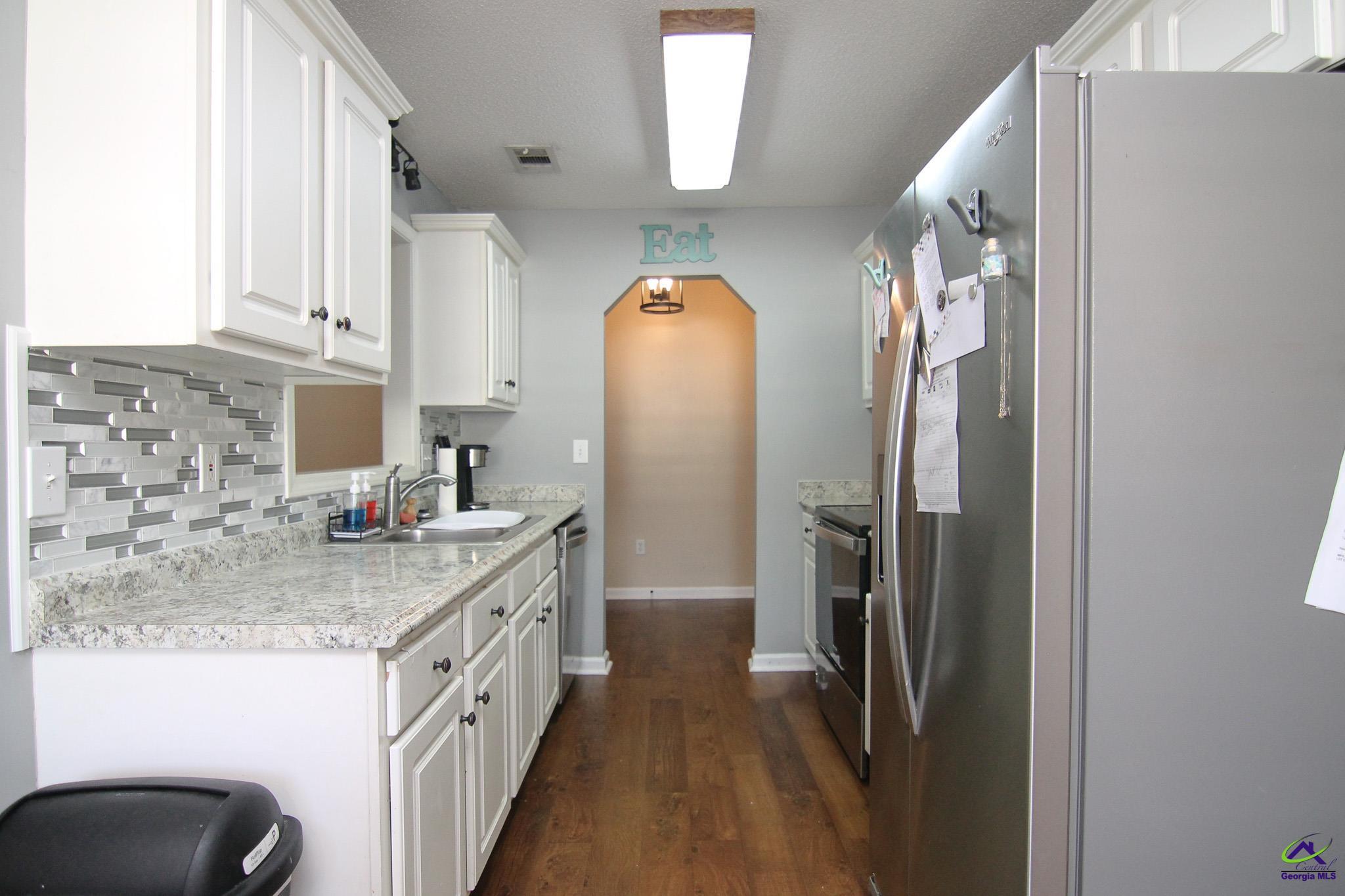 410 Wrasling Way