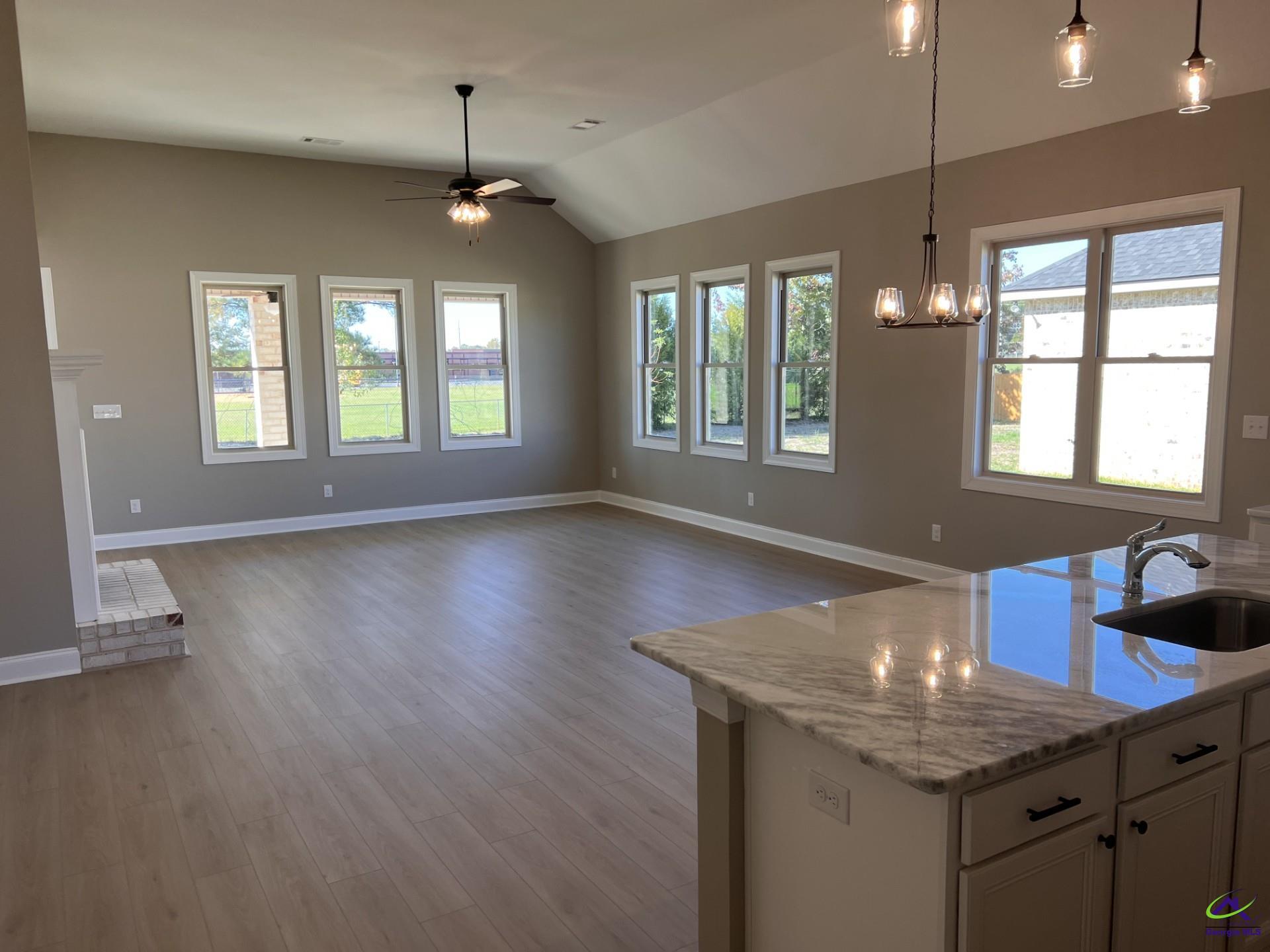 118 Susanne's Retreat