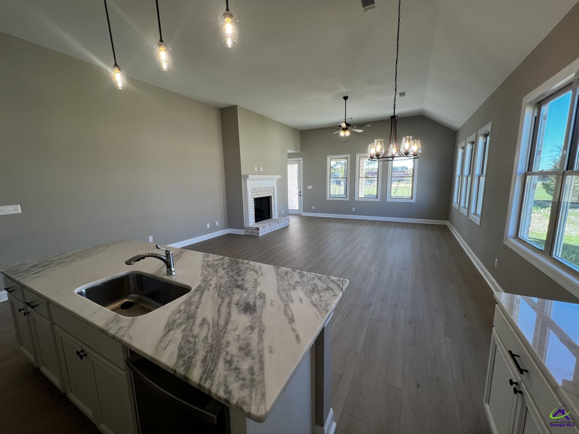 118 Susanne's Retreat