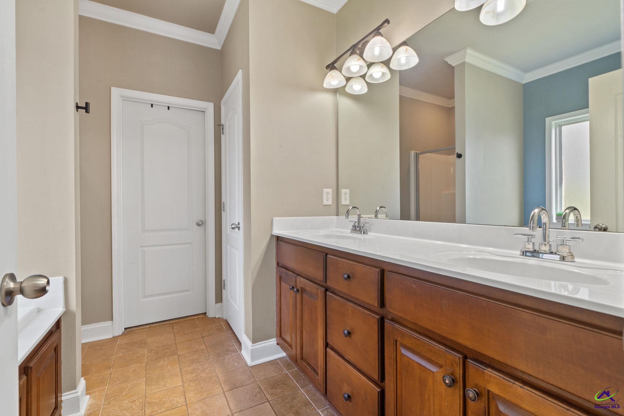 320 Montview Way