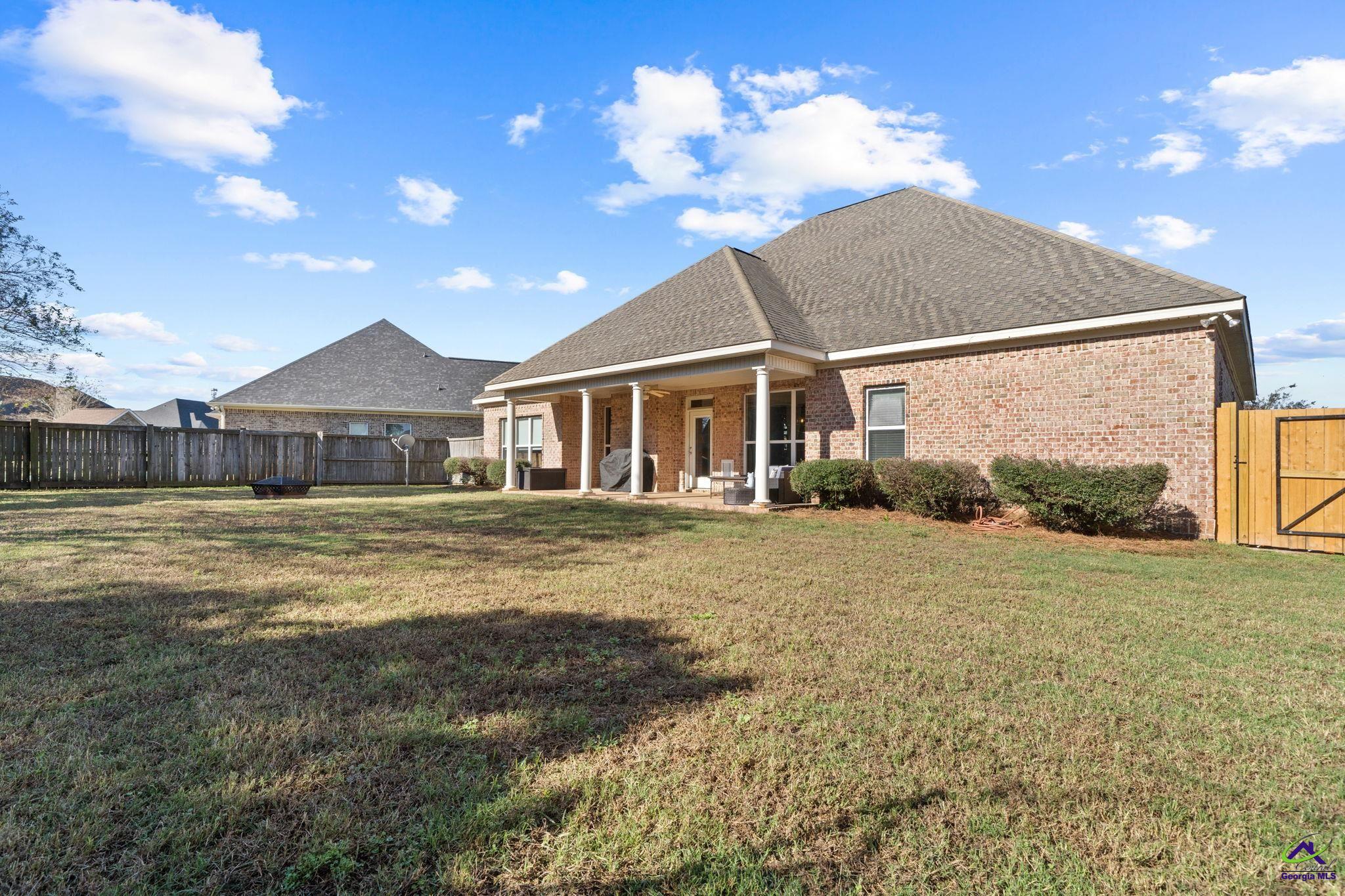 320 Montview Way