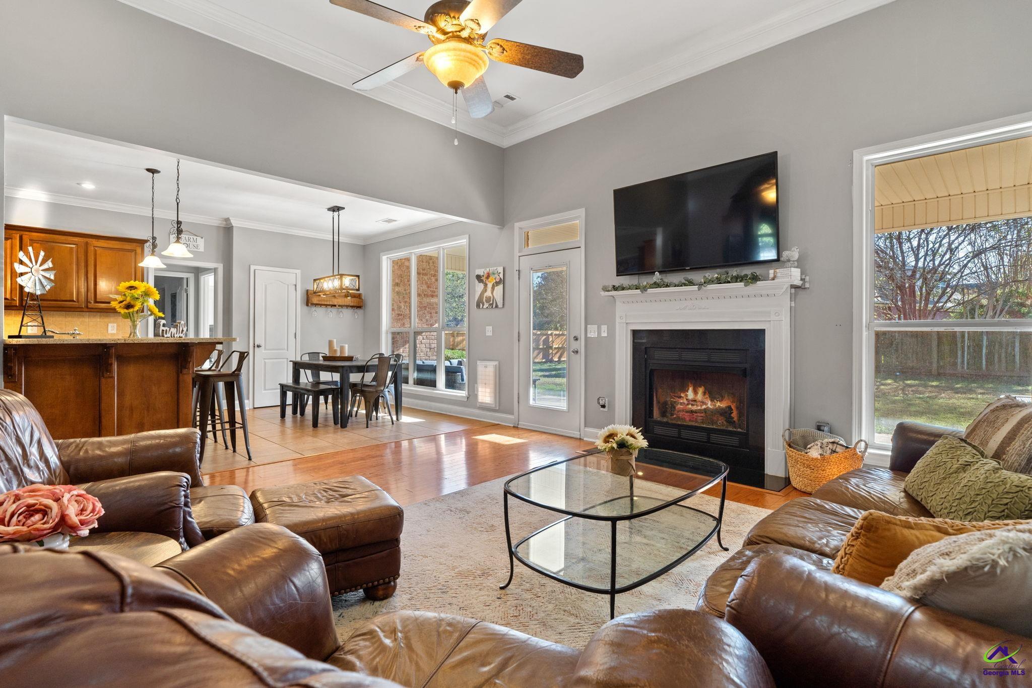 320 Montview Way