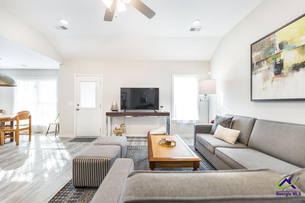 204 Laurel Woods Drive