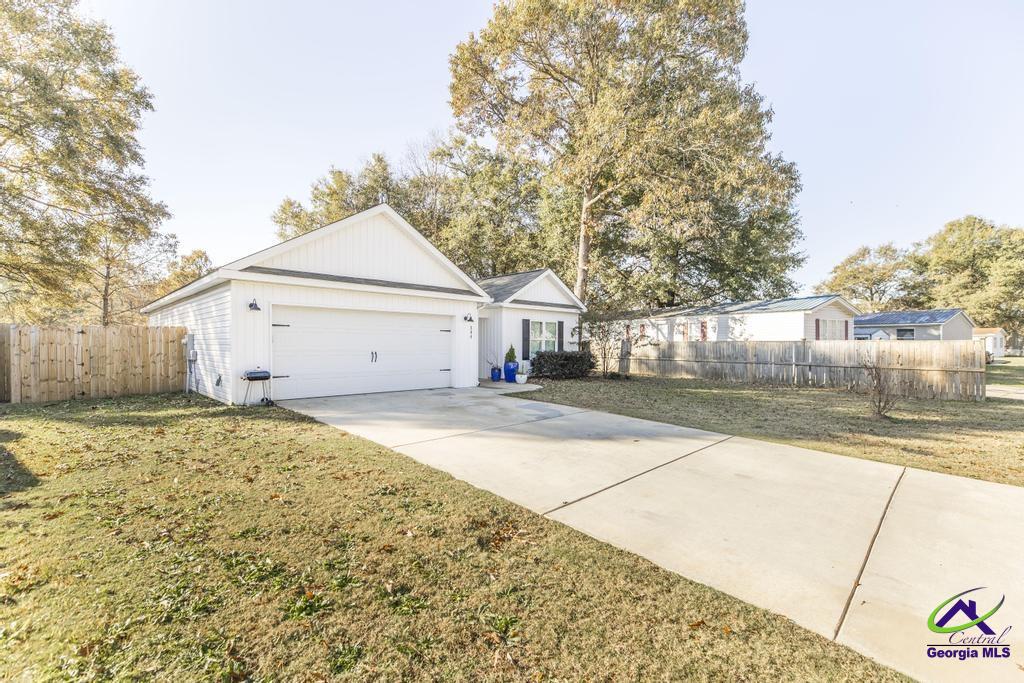 204 Laurel Woods Drive