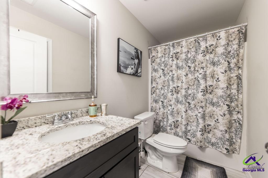 204 Laurel Woods Drive