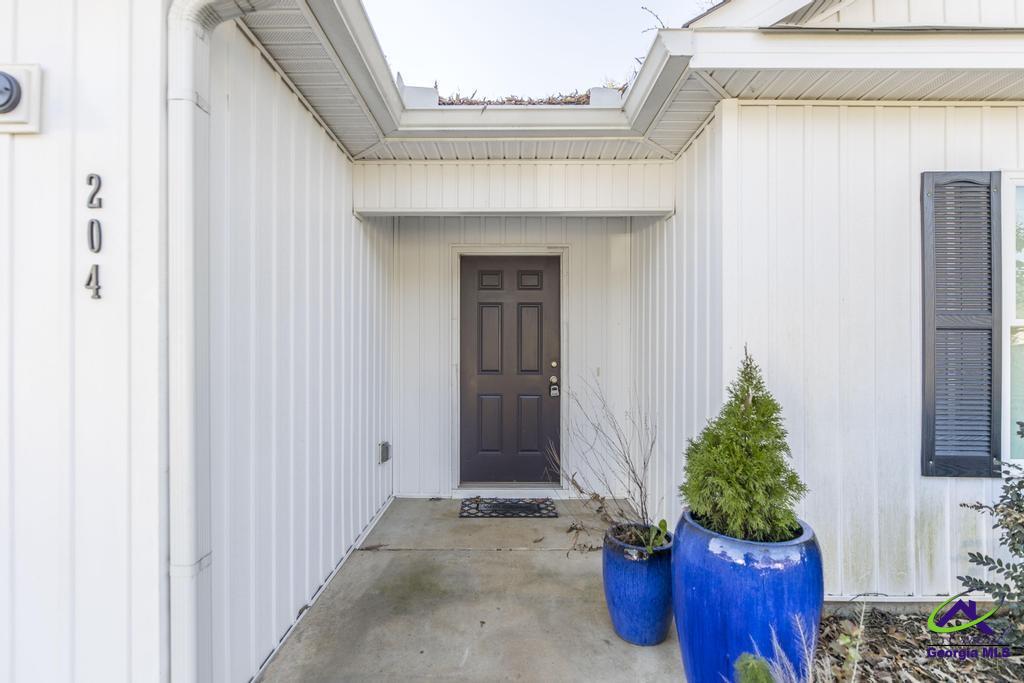 204 Laurel Woods Drive