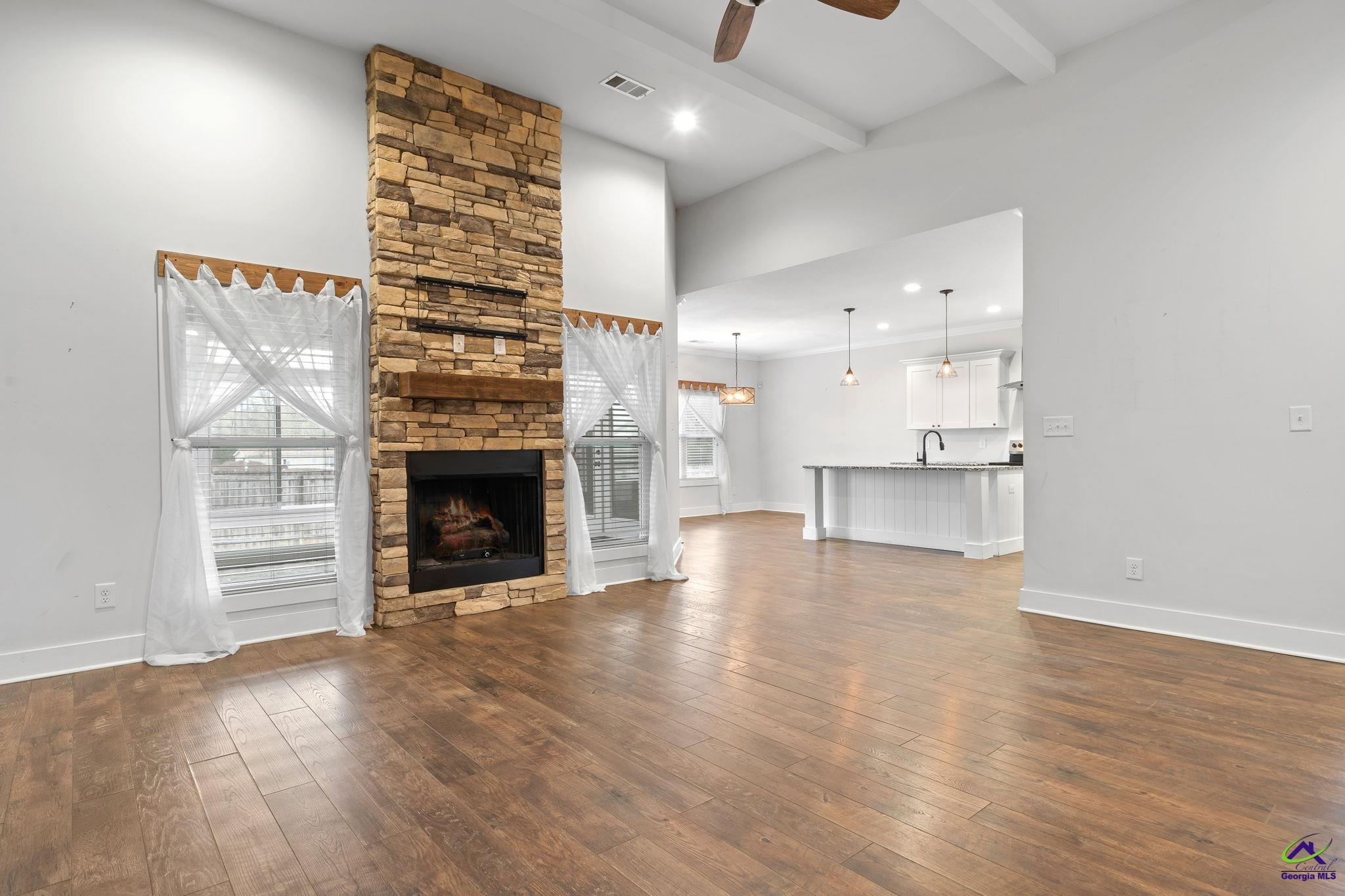 211 Hunts Landing Drive