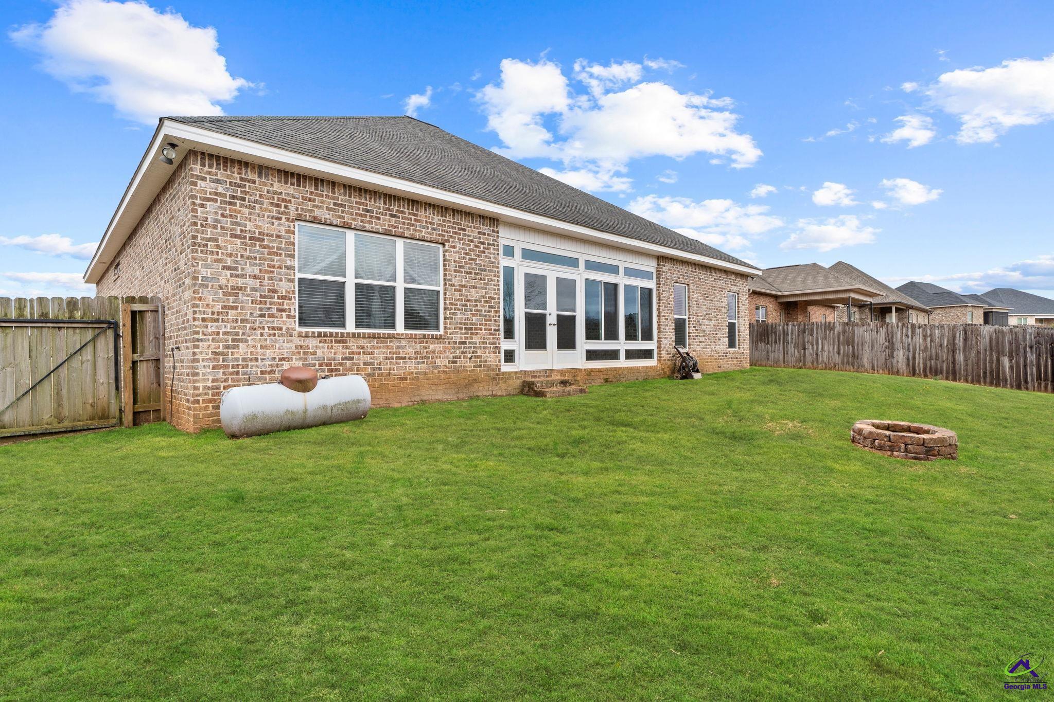 211 Hunts Landing Drive