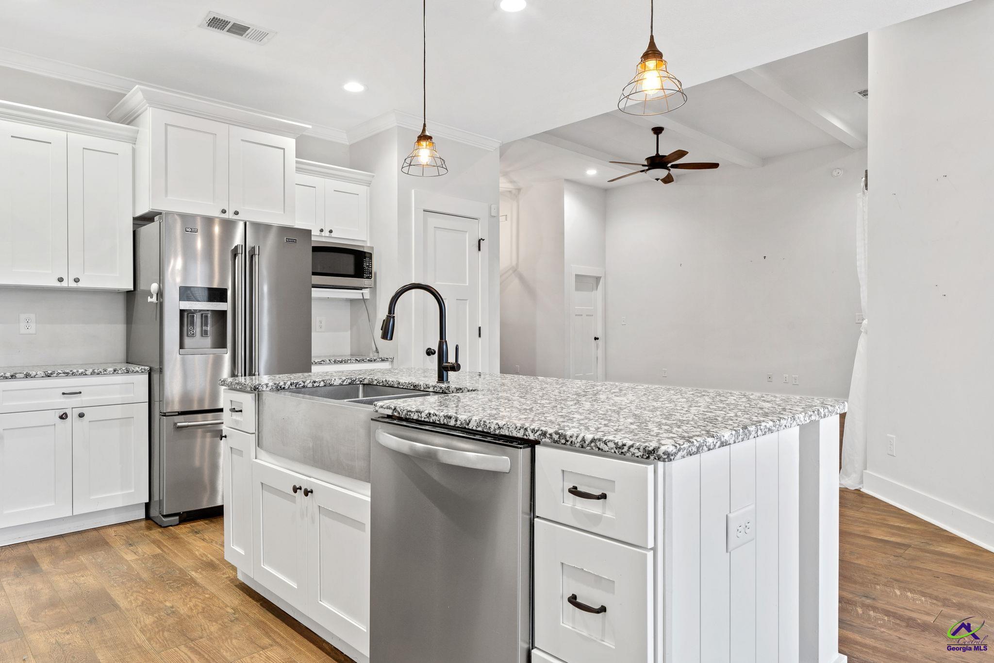 211 Hunts Landing Drive