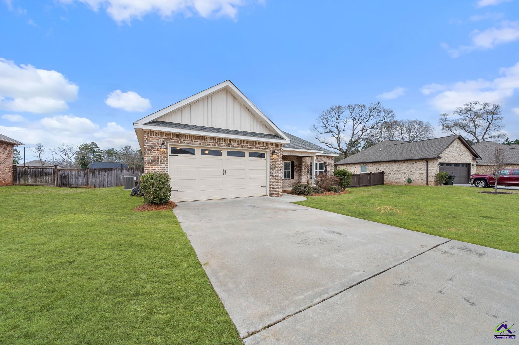 211 Hunts Landing Drive