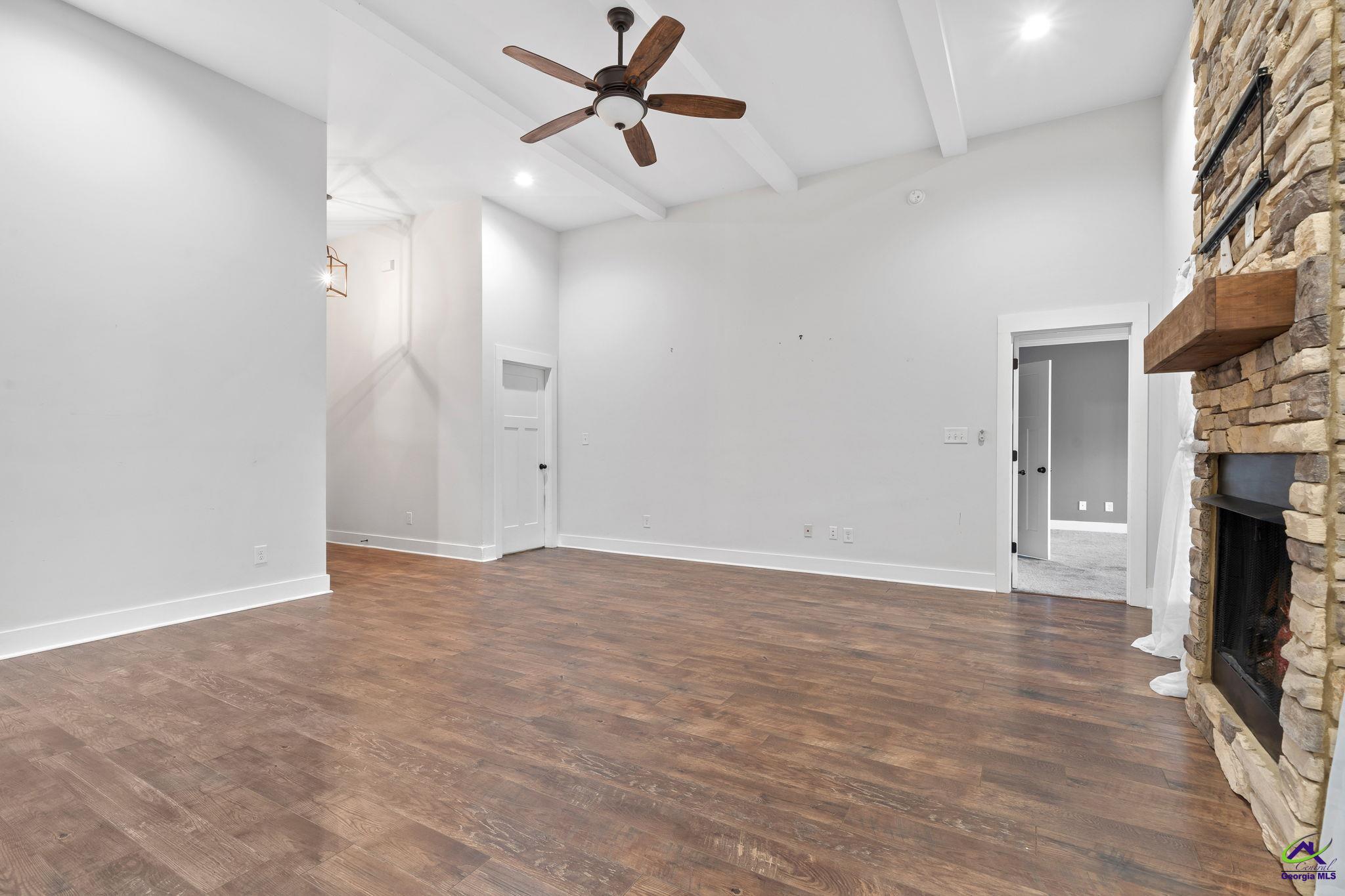 211 Hunts Landing Drive