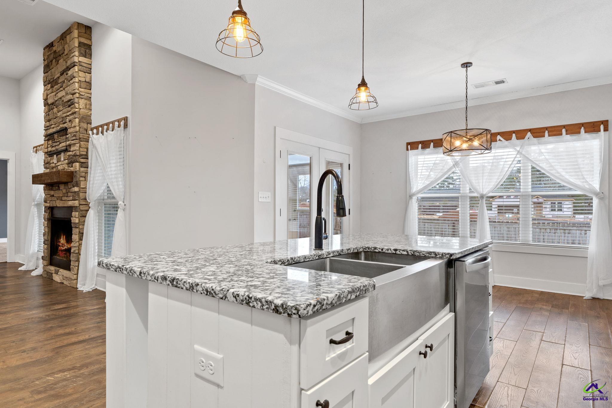 211 Hunts Landing Drive