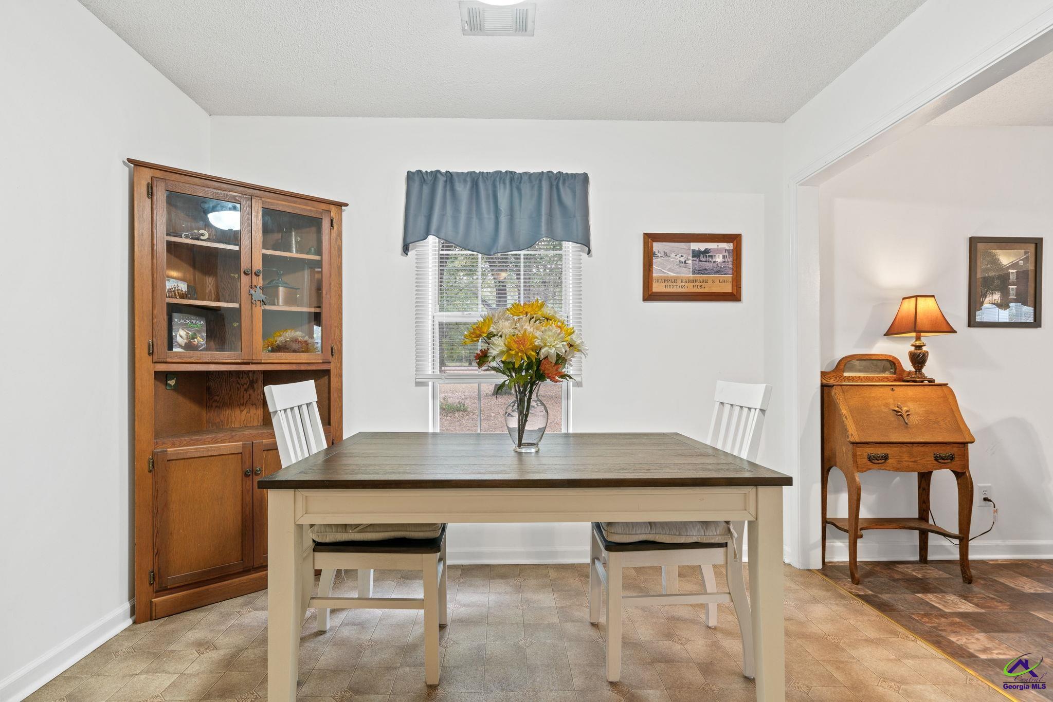 23 E Franklin Avenue