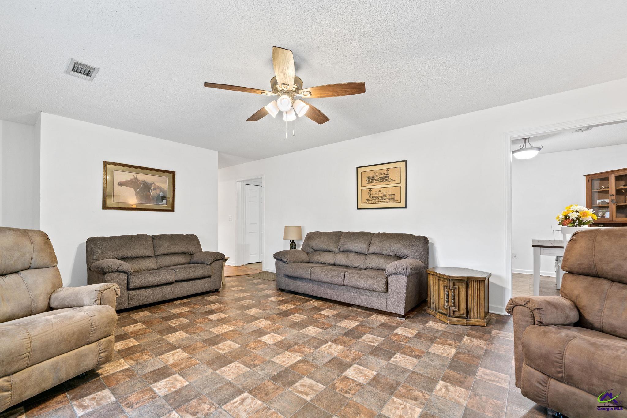 23 E Franklin Avenue