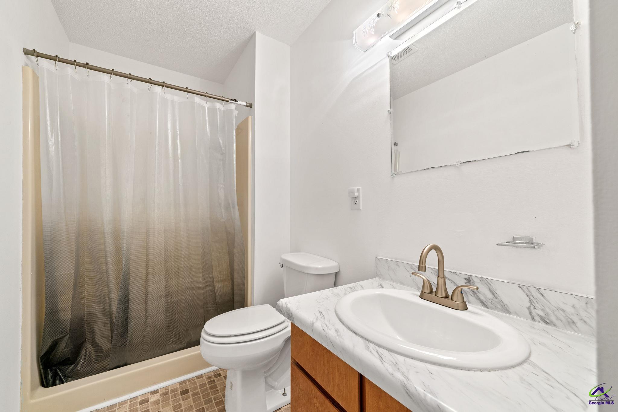 23 E Franklin Avenue