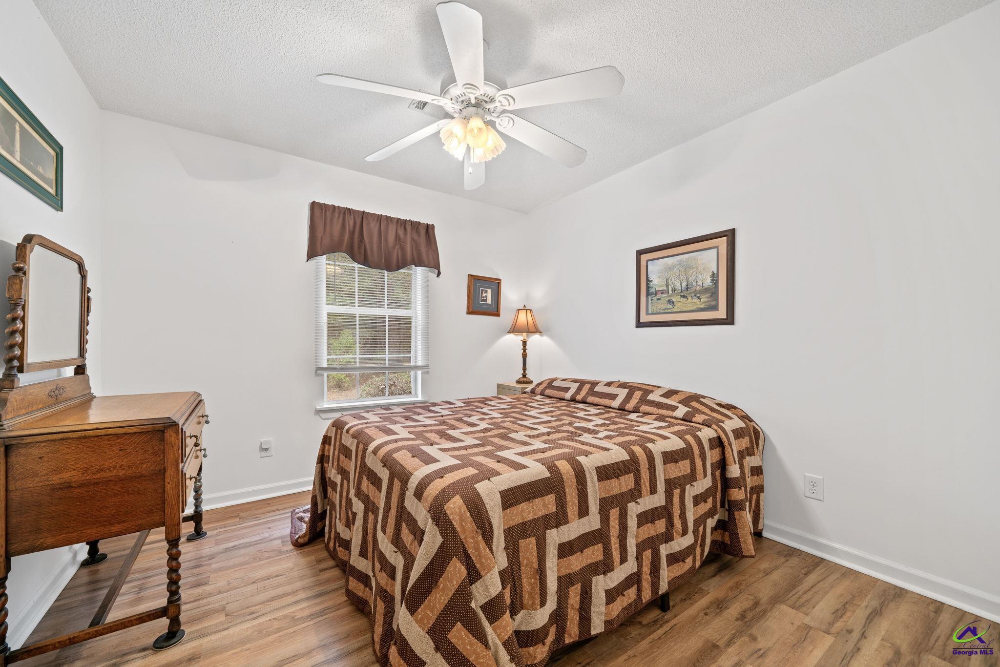 23 E Franklin Avenue