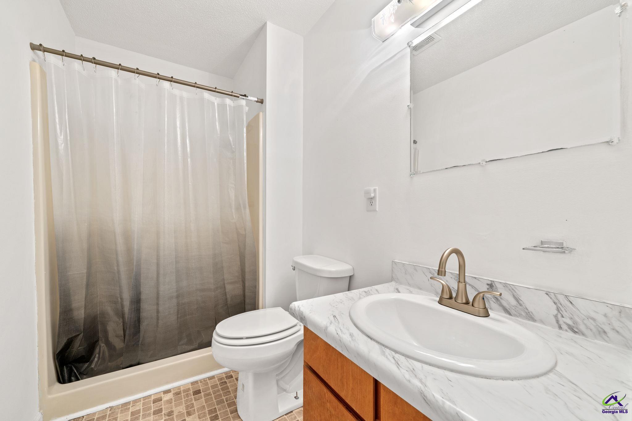 23 E Franklin Avenue