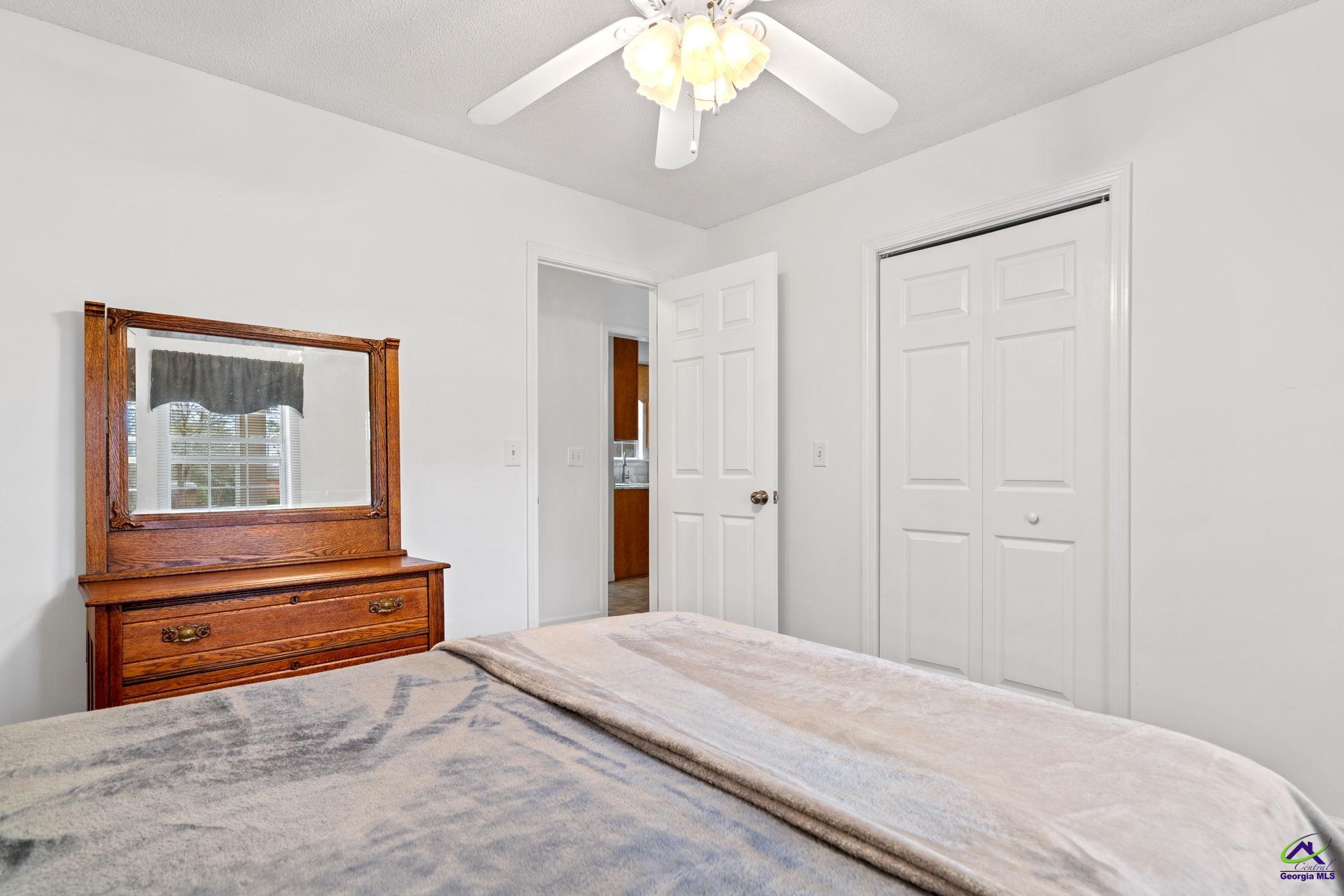 23 E Franklin Avenue